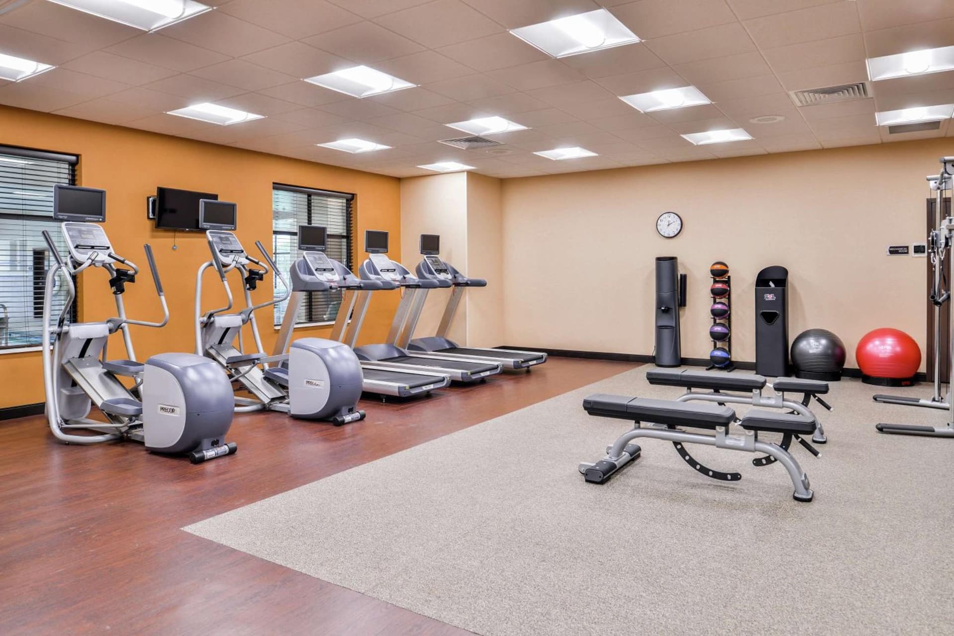 Homewood Suites Des Moines Airport gallery photo in Des Moines, IA — image 38