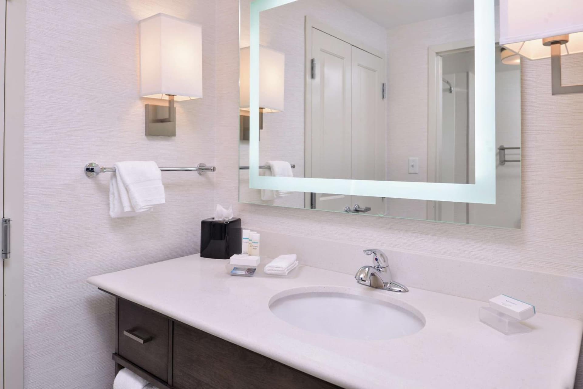 Homewood Suites Des Moines Airport gallery photo in Des Moines, IA — image 48