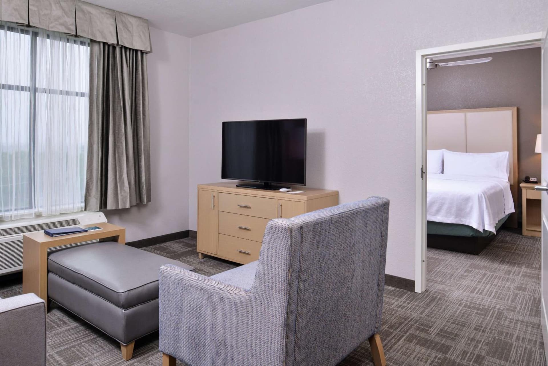 Homewood Suites Des Moines Airport gallery photo in Des Moines, IA — image 6
