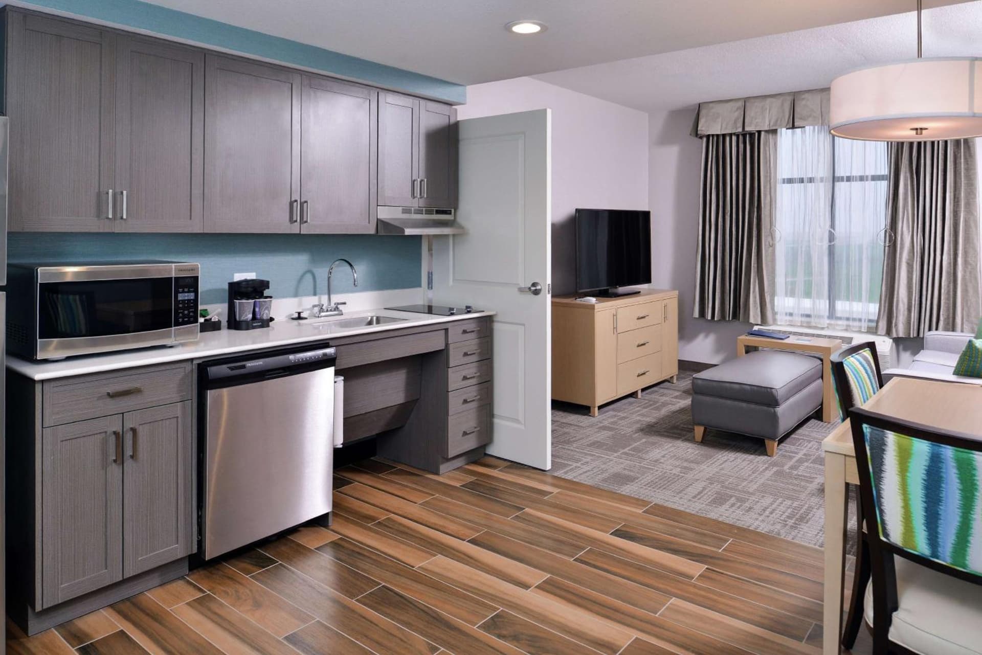 Homewood Suites Des Moines Airport gallery photo in Des Moines, IA — image 16