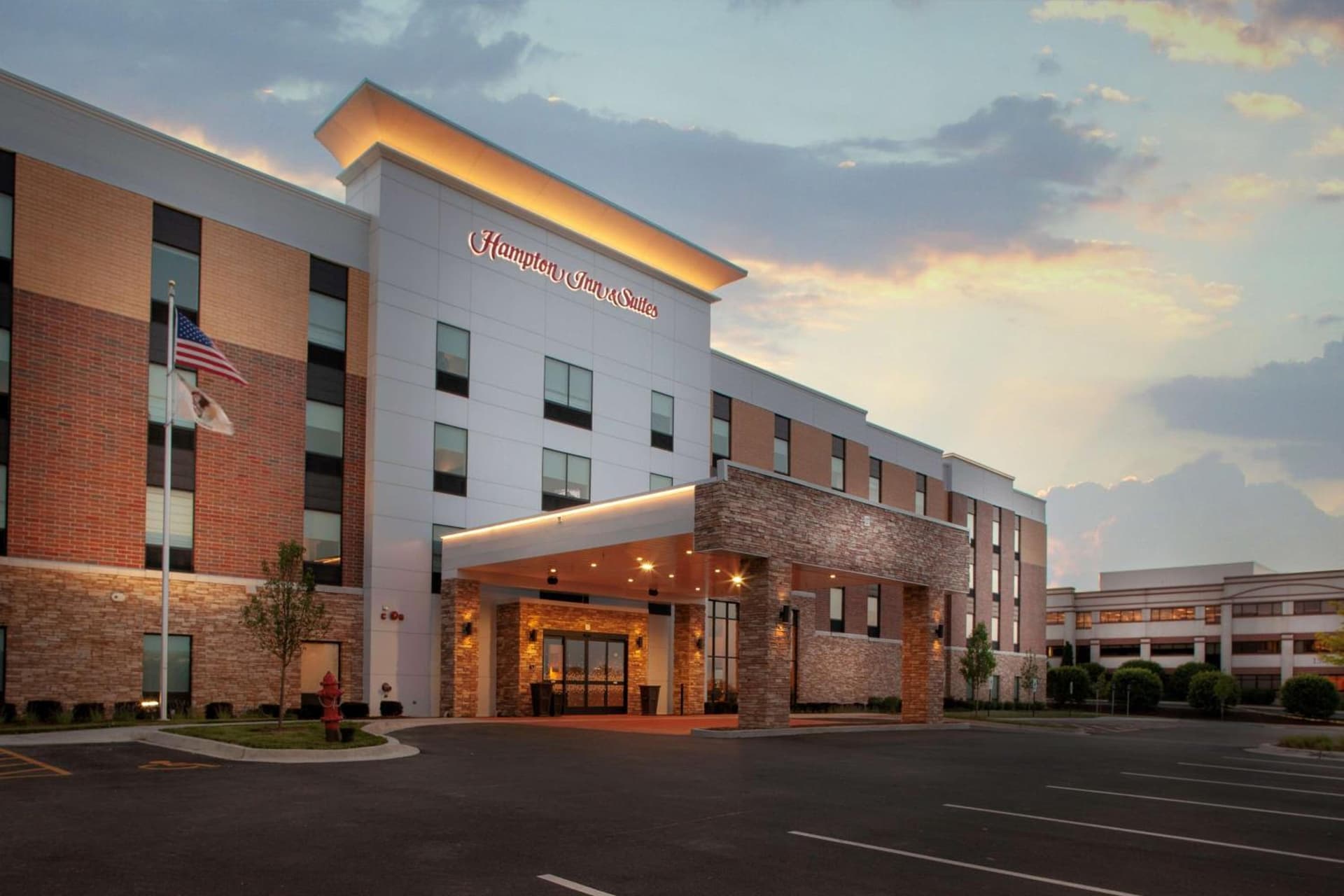 Hampton Inn & Suites Chicago-Burr Ridge property views in Burr Ridge, IL — gallery photo 3