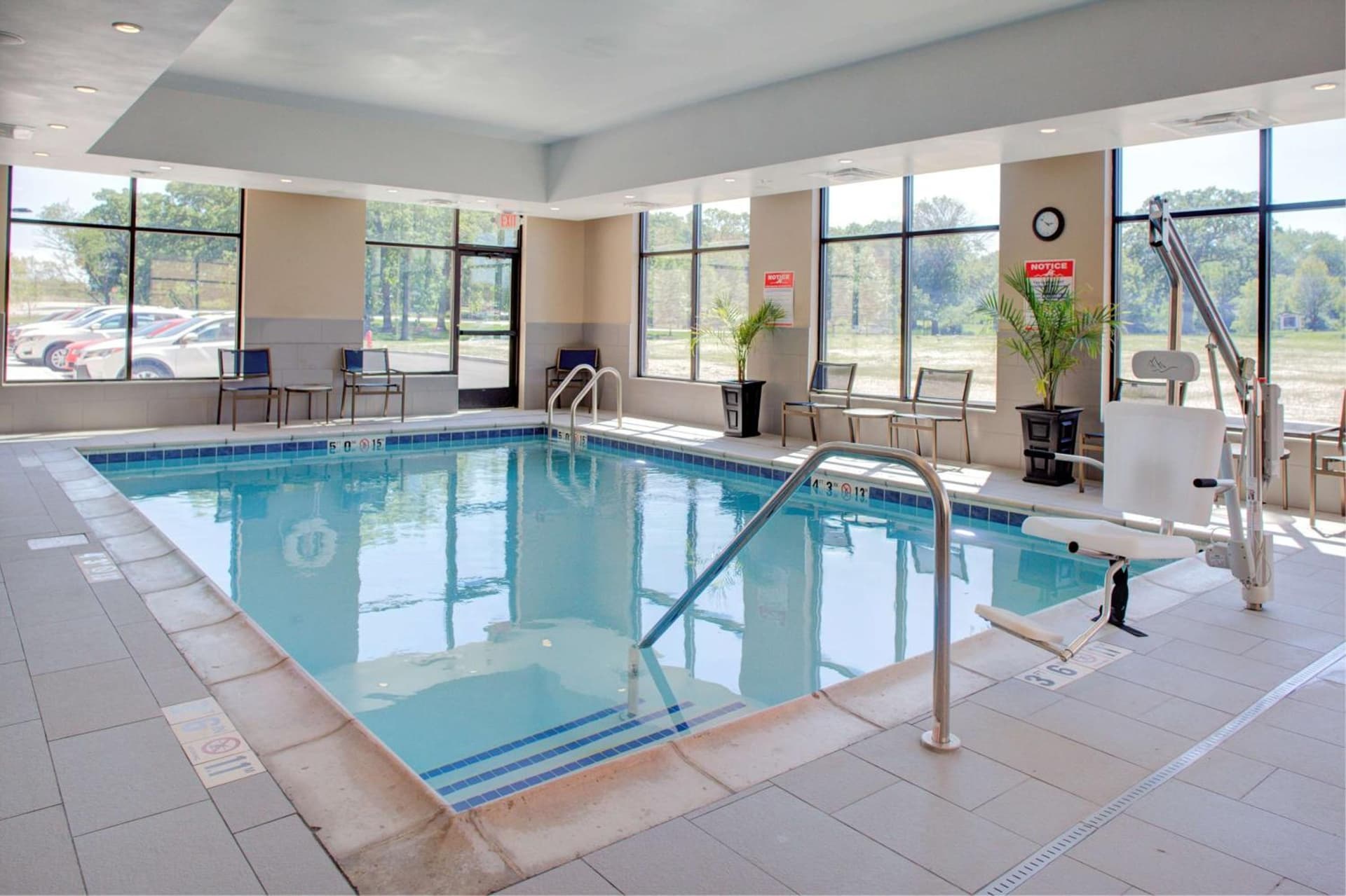 Hampton Inn & Suites Chicago-Burr Ridge gallery photo in Burr Ridge, IL — image 27