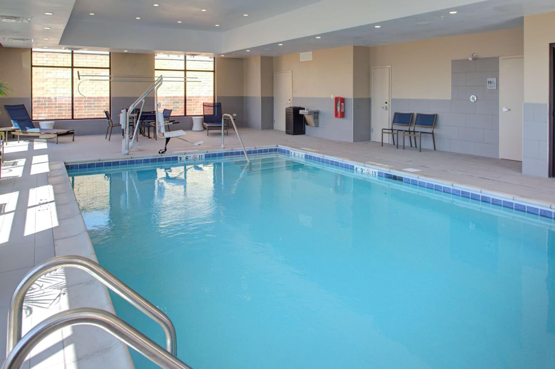 Hampton Inn & Suites Chicago-Burr Ridge gallery photo in Burr Ridge, IL — image 23