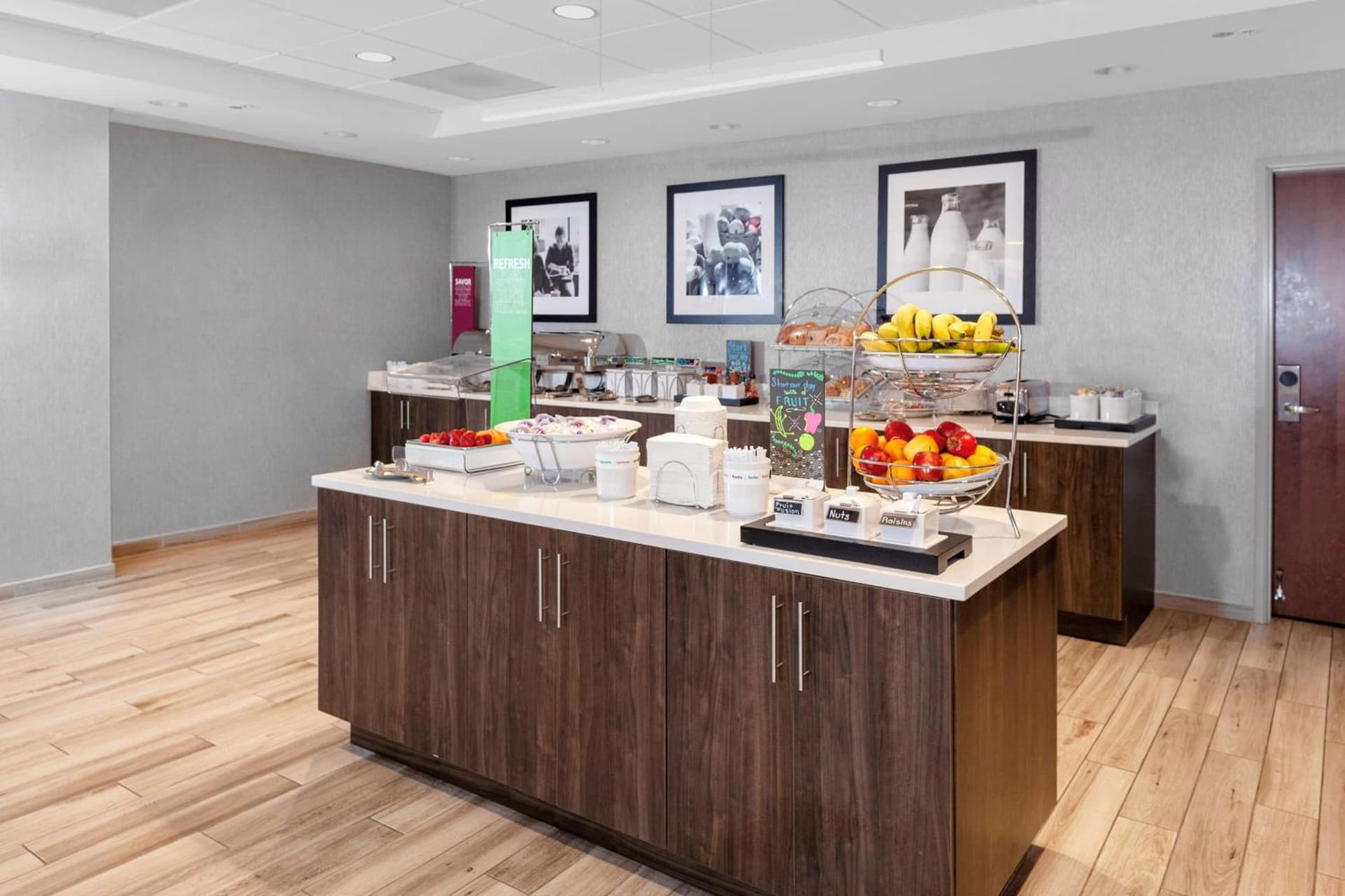 Hampton Inn & Suites Chicago-Burr Ridge gallery photo in Burr Ridge, IL — image 6