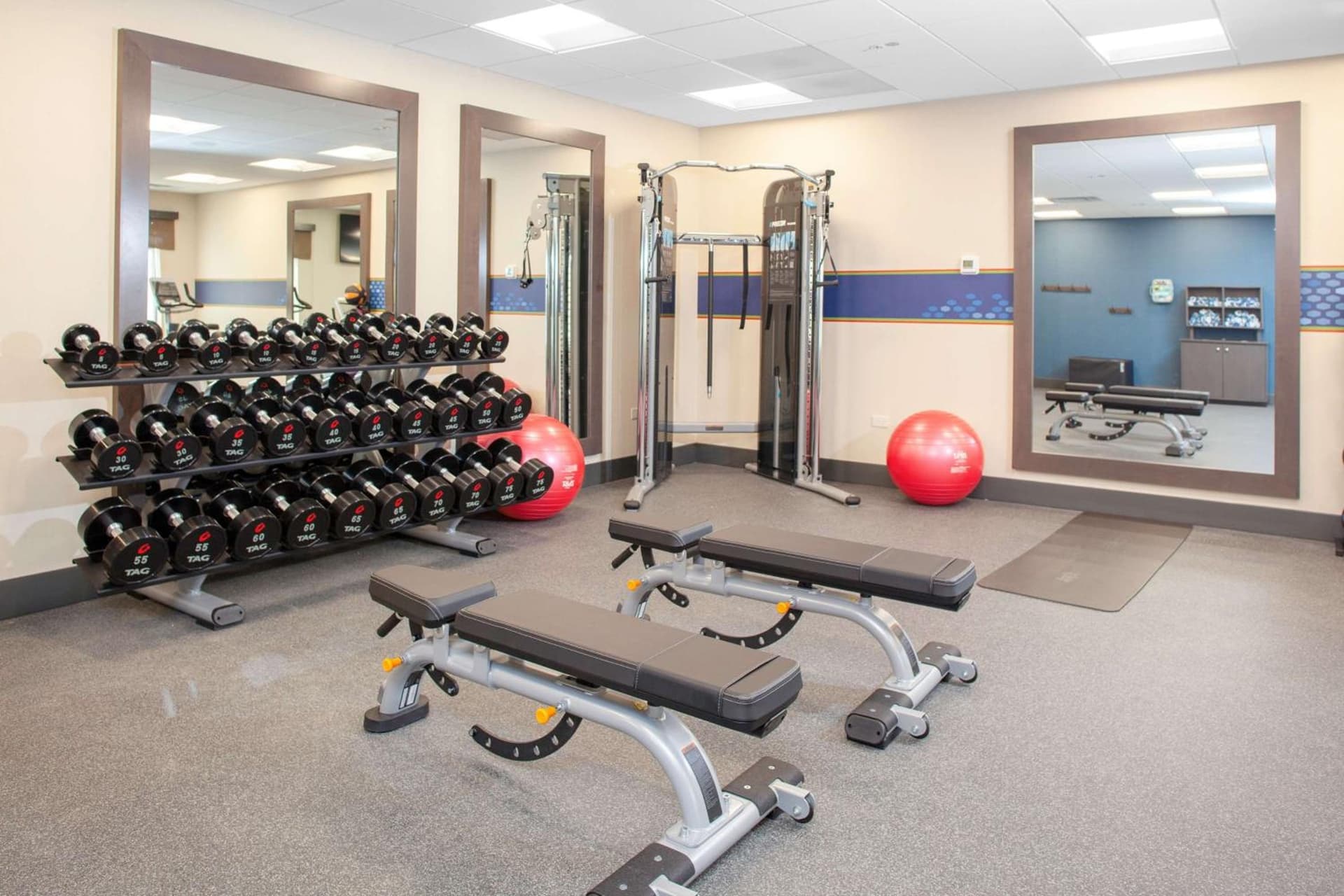Hampton Inn & Suites Chicago-Burr Ridge property views in Burr Ridge, IL — gallery photo 3
