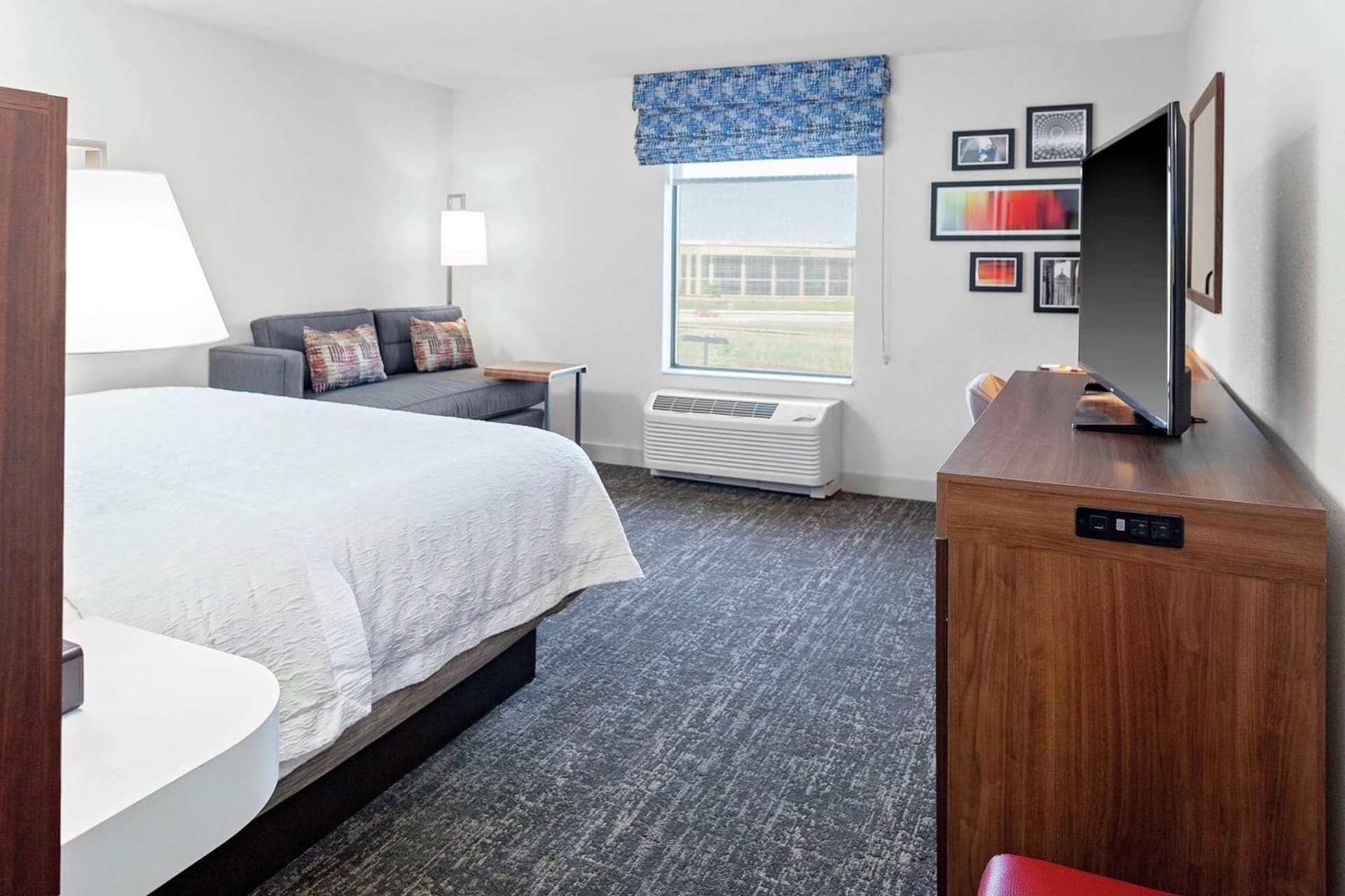 Hampton Inn & Suites Chicago-Burr Ridge gallery photo in Burr Ridge, IL — image 18