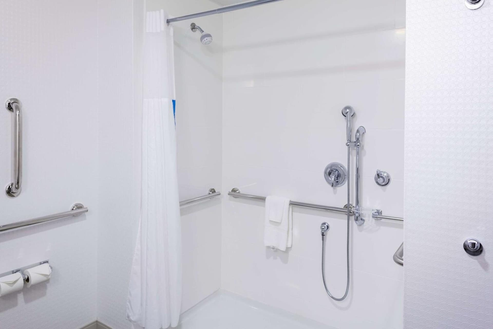 Hampton Inn & Suites Chicago-Burr Ridge gallery photo in Burr Ridge, IL — image 8