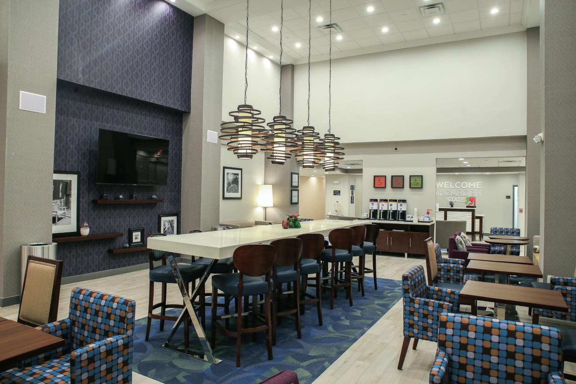 Hampton Inn & Suites Mount Laurel/Moorestown interior in Mount Laurel, NJ — gallery photo 2