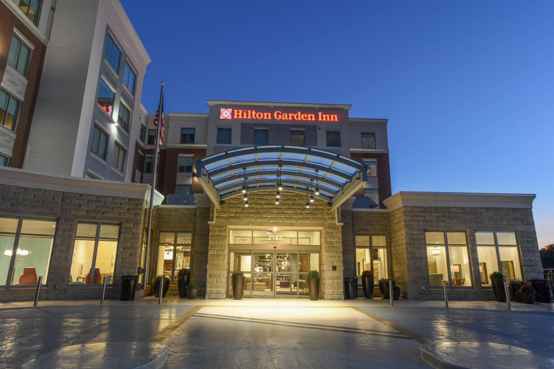 Hilton Garden Inn Cincinnati Midtown property views in Cincinnati, OH — gallery photo 3