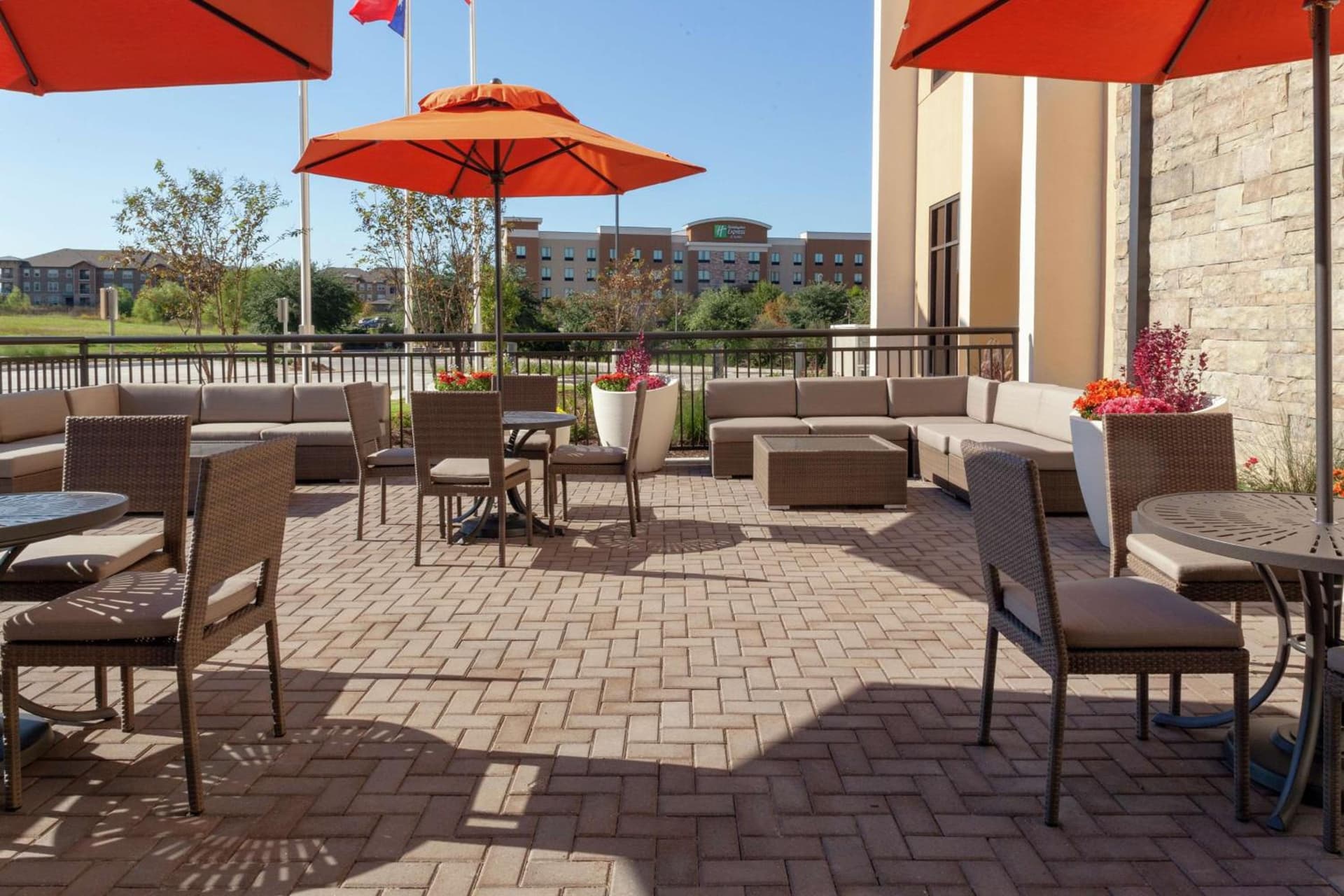 Hilton Garden Inn Waco property views in Waco, TX — gallery photo 3