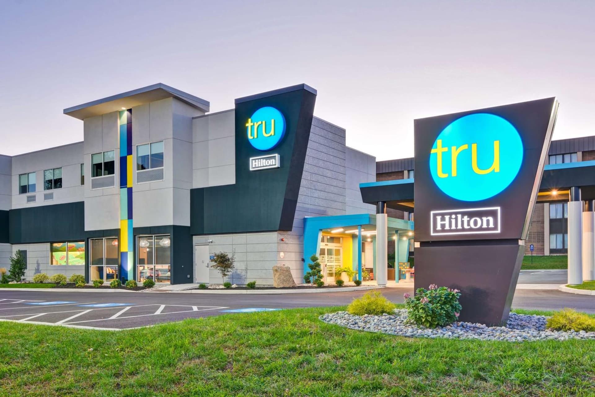 Tru by Hilton Syracuse North Airport Area gallery photo in Liverpool, NY — image 27