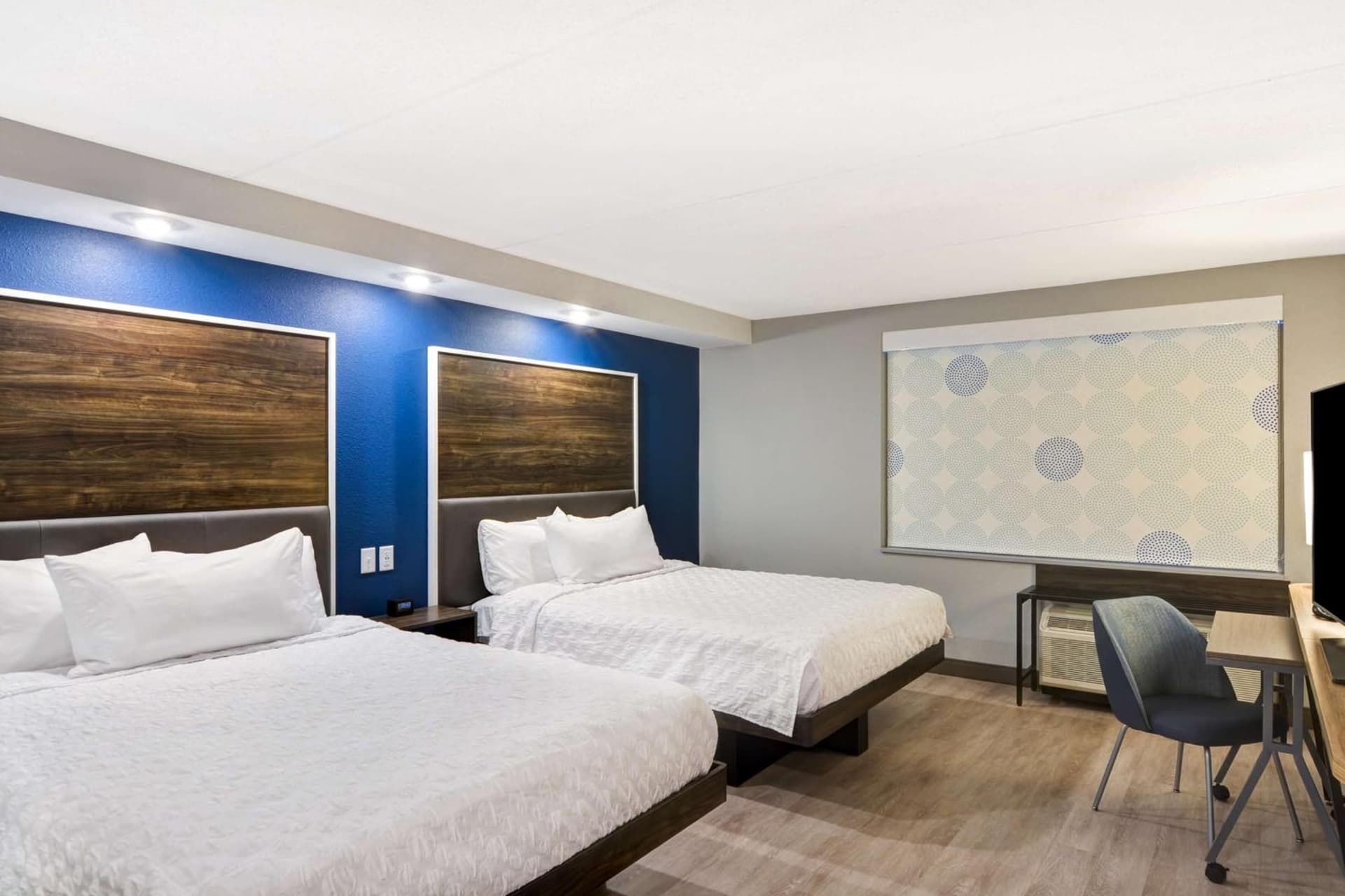 Tru by Hilton Syracuse North Airport Area gallery photo in Liverpool, NY — image 9
