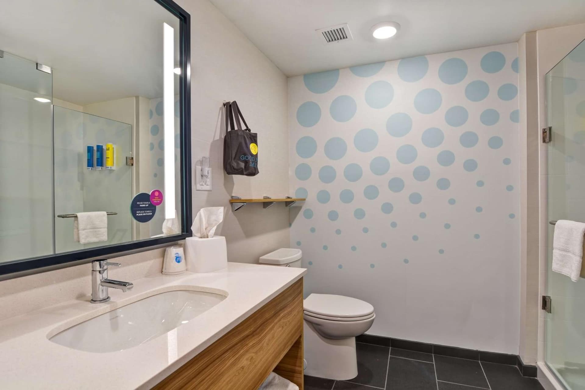 Tru by Hilton Syracuse North Airport Area gallery photo in Liverpool, NY — image 19