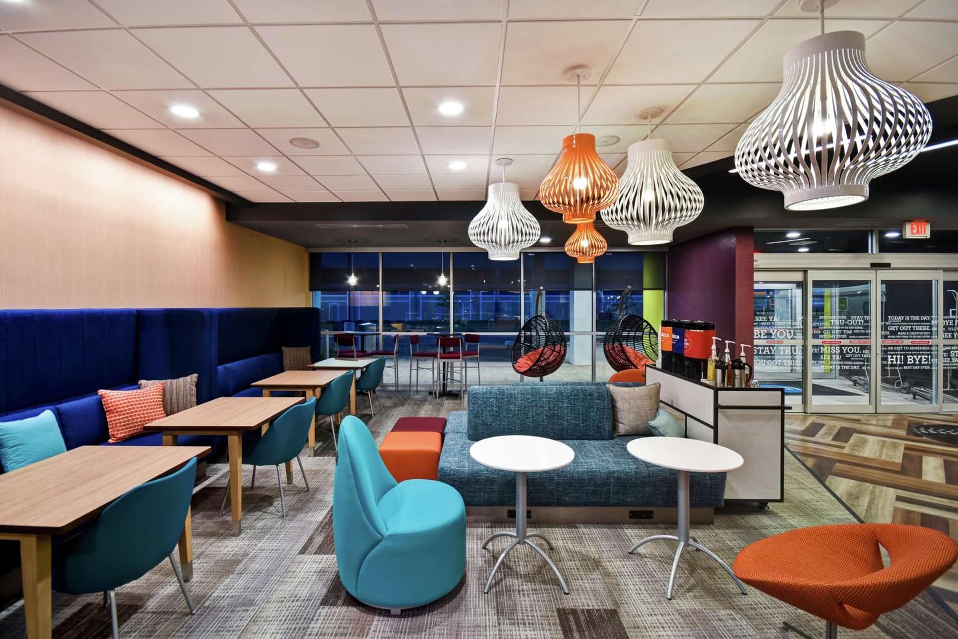 Tru By Hilton Fort Wayne interior in Fort Wayne, IN — gallery photo 2