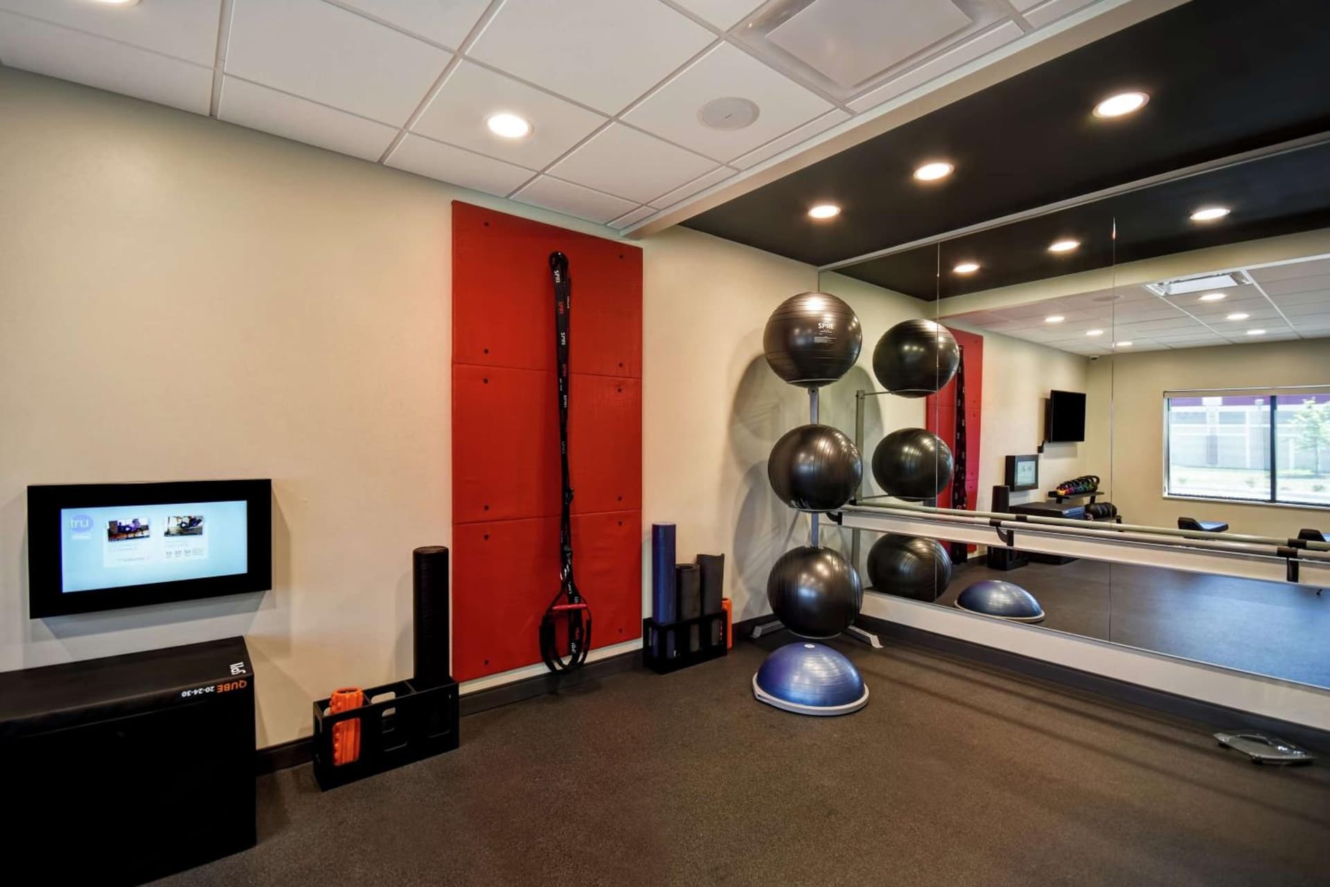 Tru By Hilton Fort Wayne property views in Fort Wayne, IN — gallery photo 3