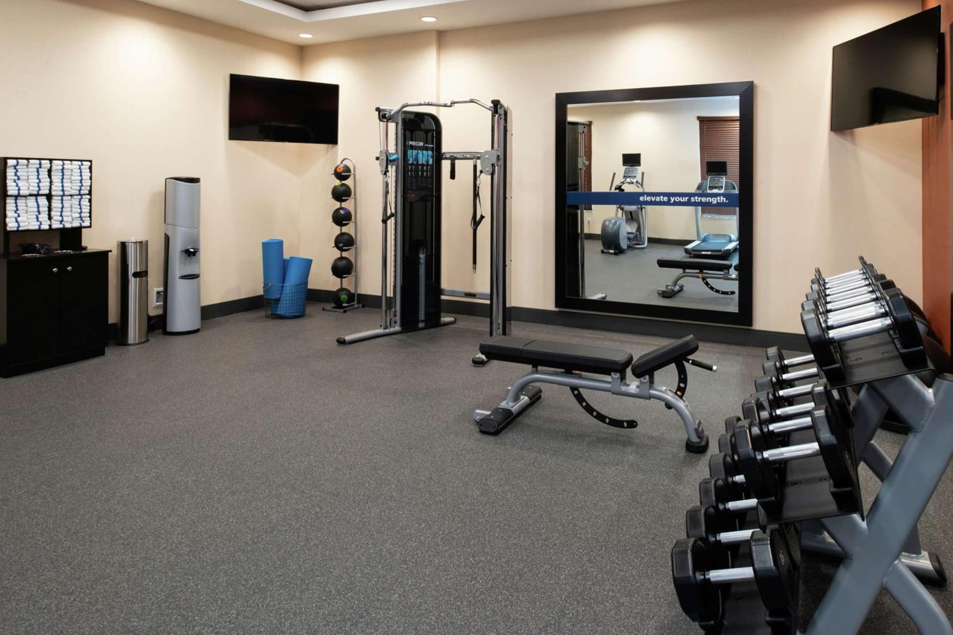 Hampton Inn & Suites Buena Park gallery photo in Buena Park, CA — image 17