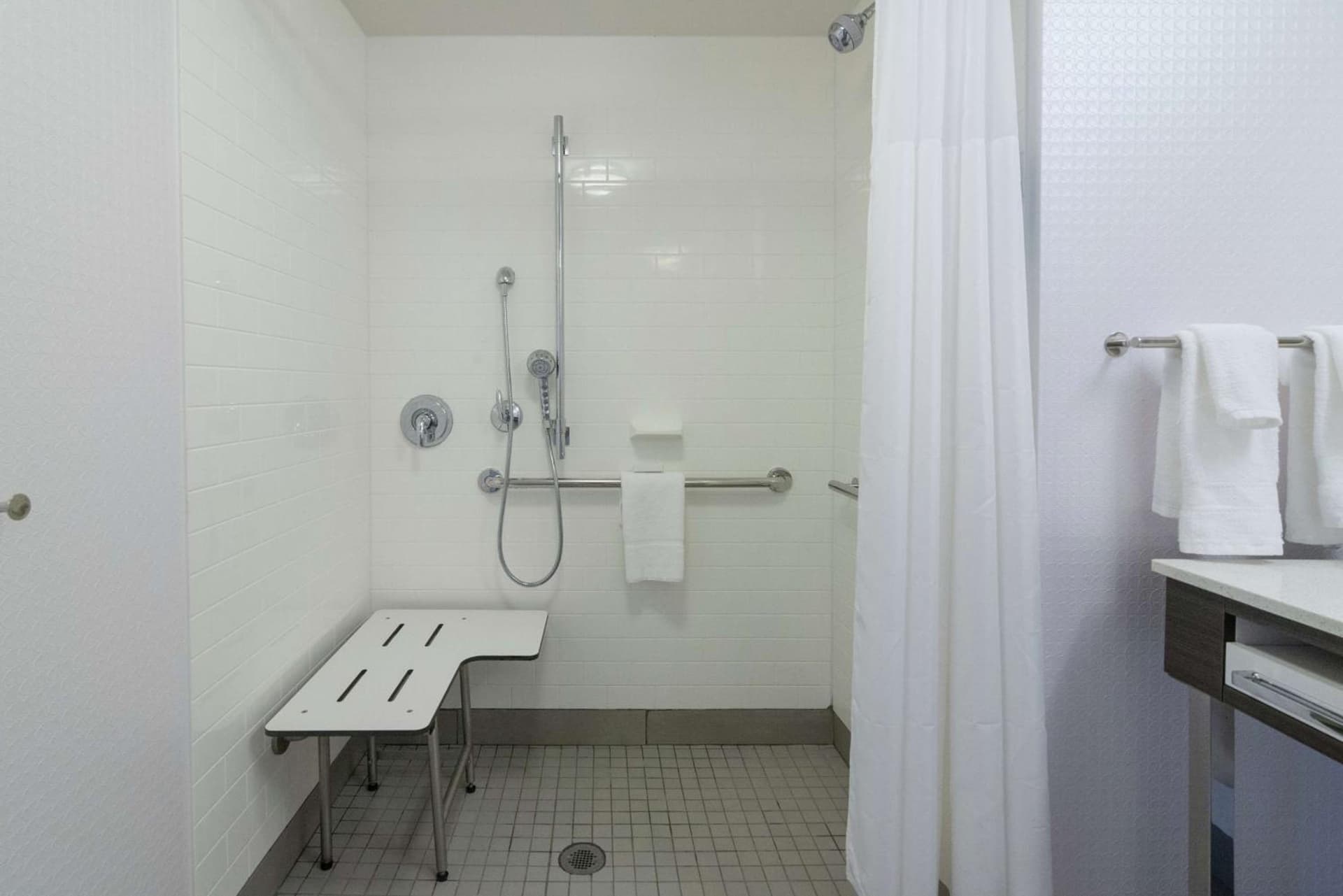 Hampton Inn & Suites - Allen Park gallery photo in Allen Park, MI — image 6