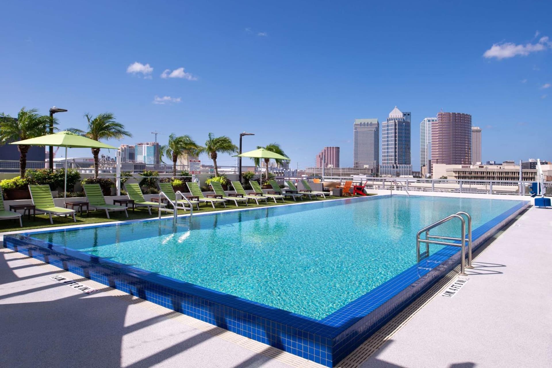 Hampton Inn Tampa Downtown Channel District interior in Tampa, FL — gallery photo 2