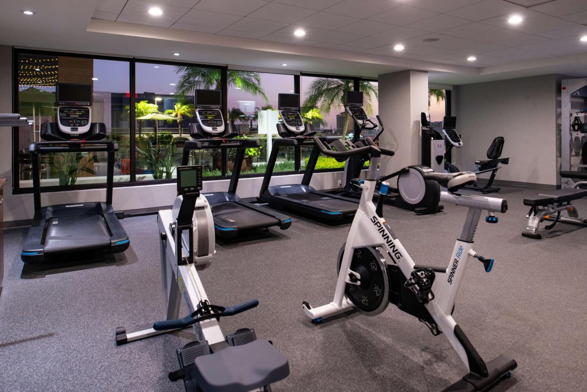 Hampton Inn Tampa Downtown Channel District interior in Tampa, FL — gallery photo 2