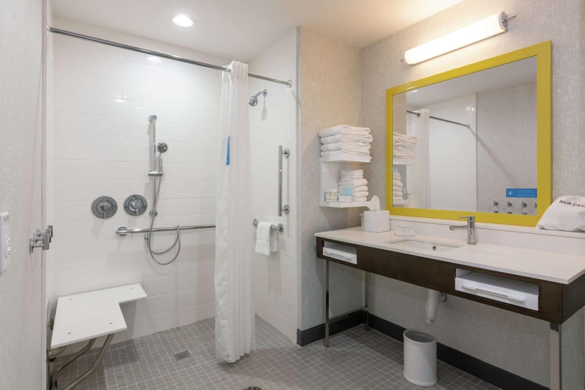 Hampton Inn & Suites Dallas East gallery photo in Dallas, TX — image 49
