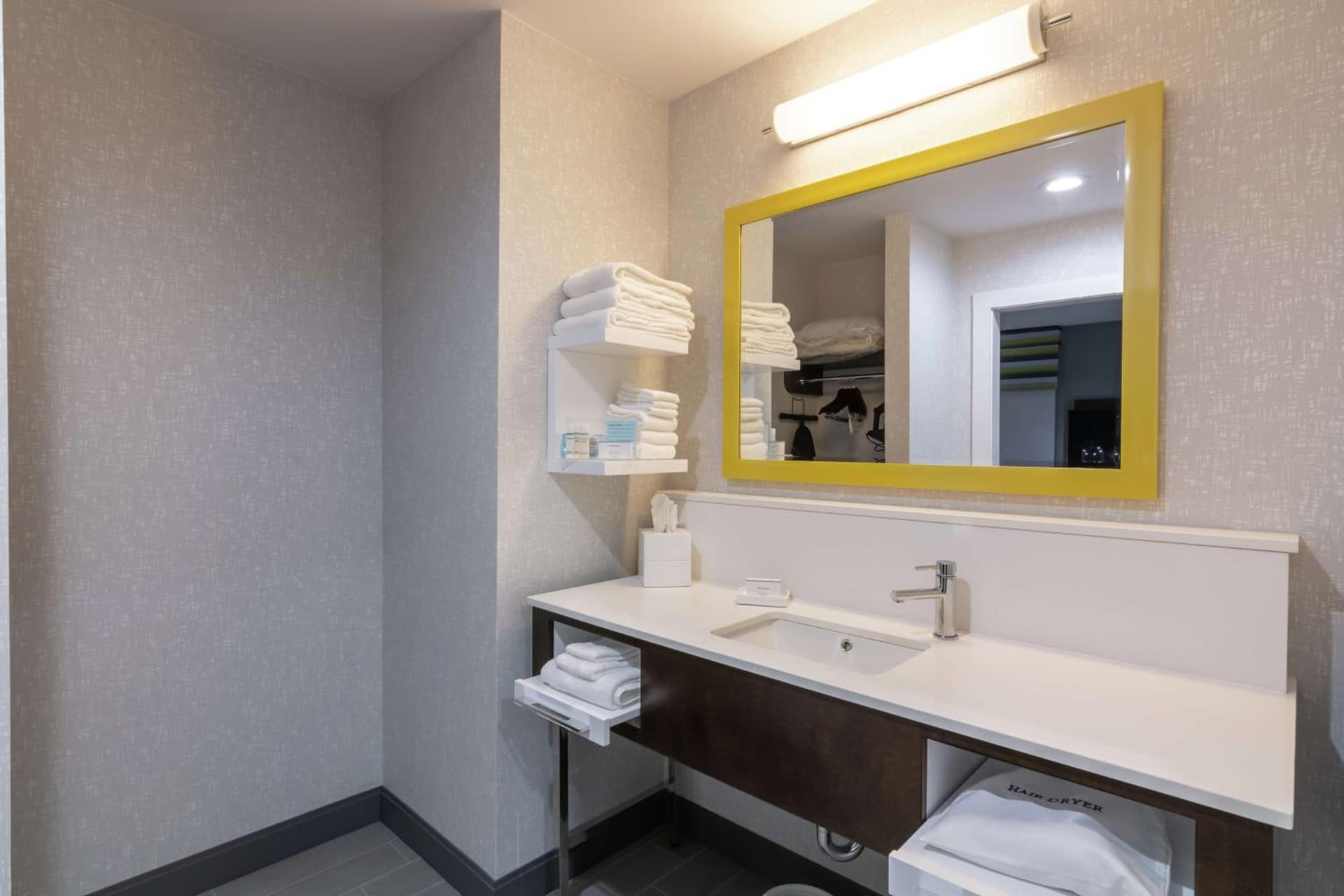 Hampton Inn & Suites Dallas East gallery photo in Dallas, TX — image 18
