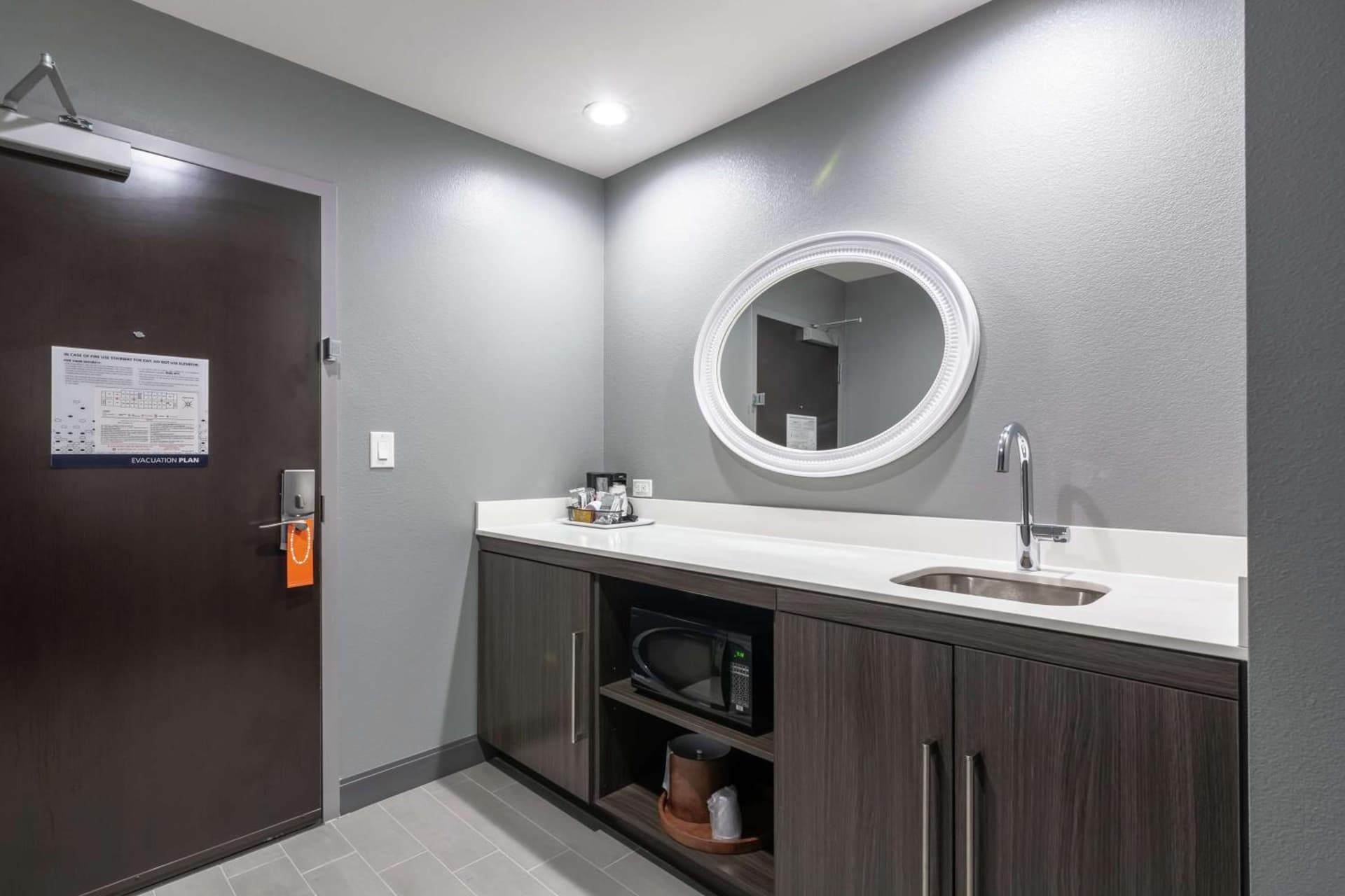 Hampton Inn & Suites Dallas East gallery photo in Dallas, TX — image 47