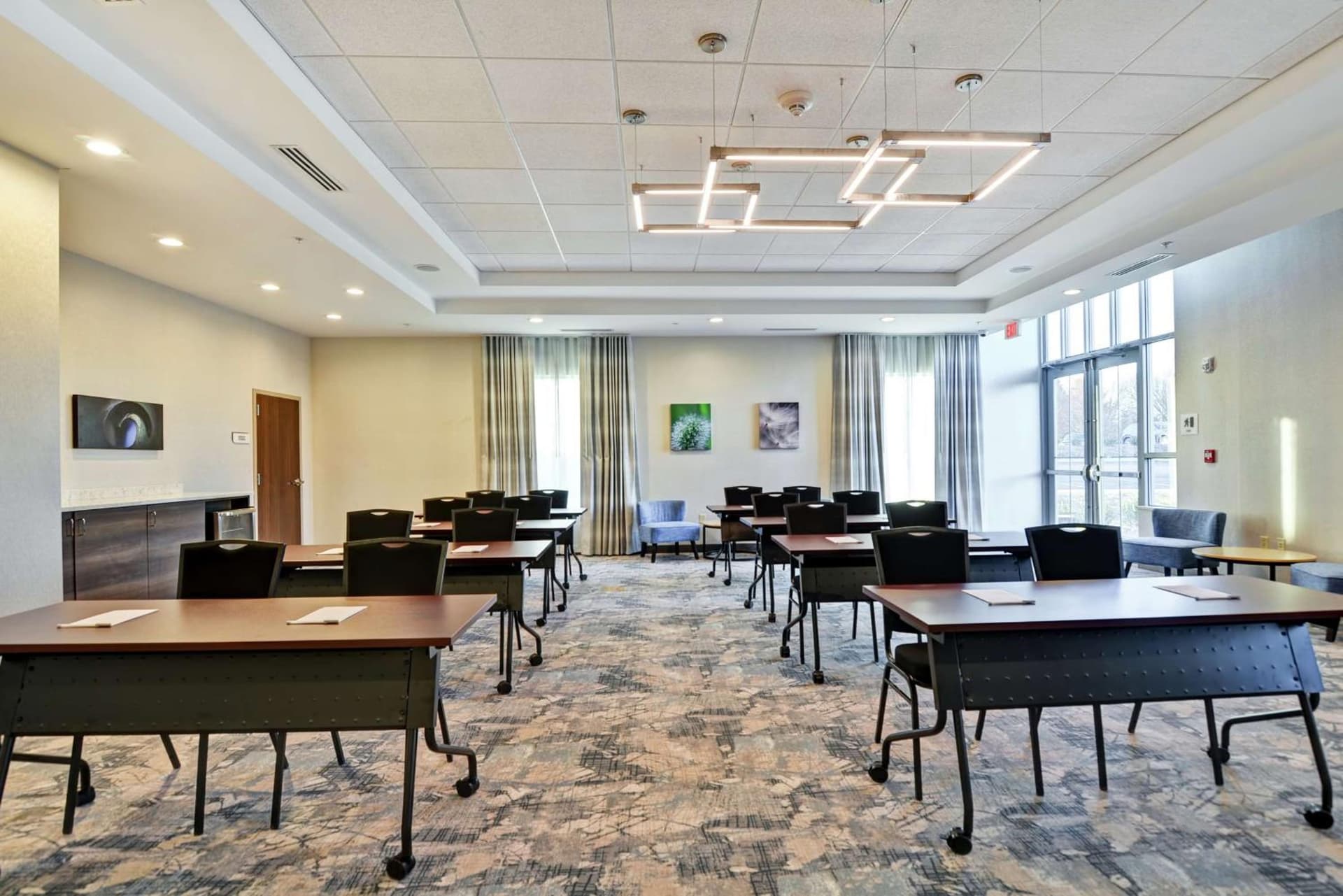 Hilton Garden Inn Princeton Lawrenceville property views in Lawrenceville, NJ — gallery photo 3