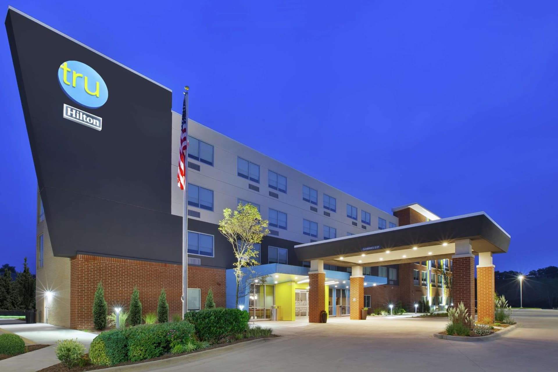 Tru By Hilton Jackson interior in Jackson, MI — gallery photo 2