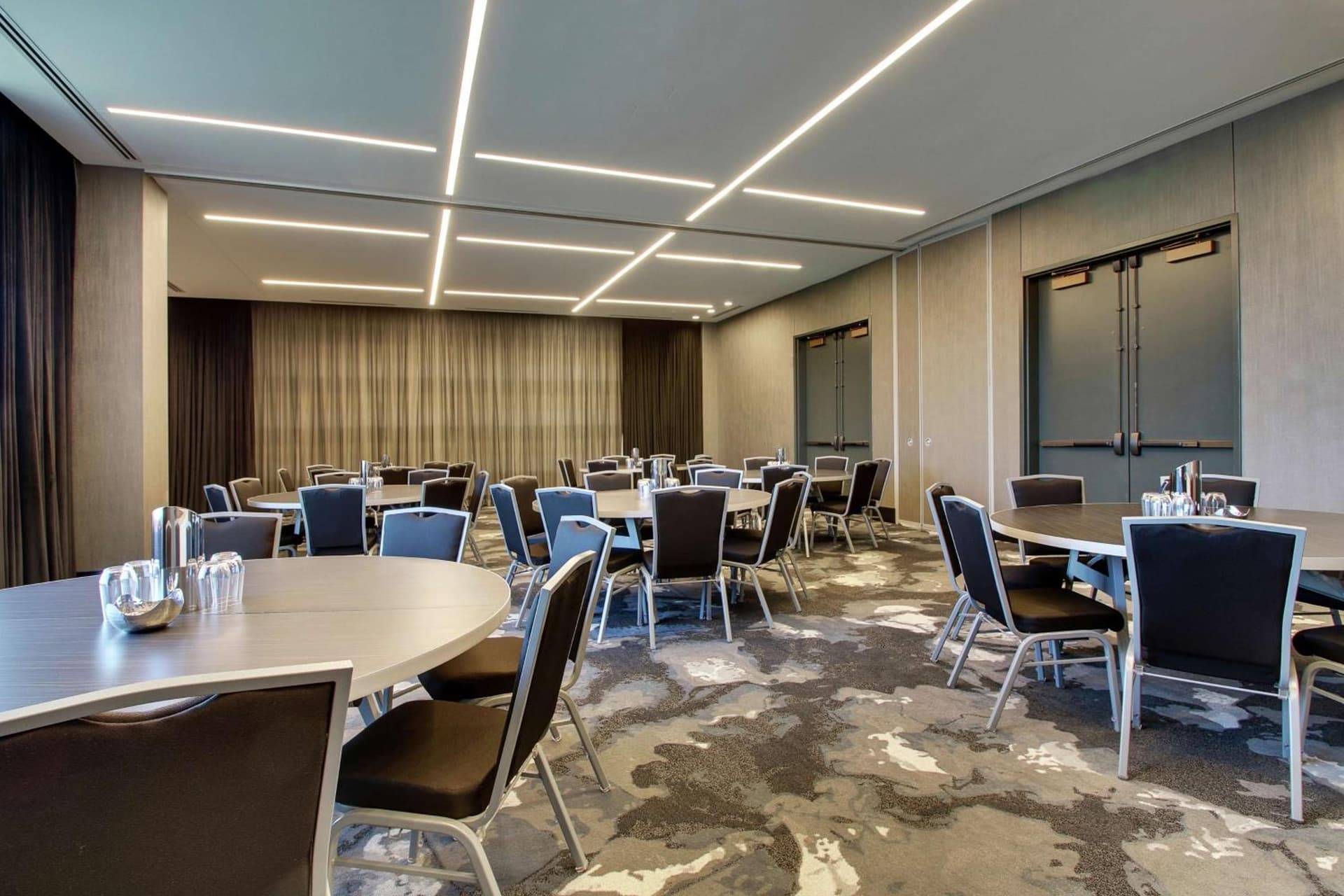 The Rose Chicago, Tapestry Collection By Hilton gallery photo in Rosemont, IL — image 10