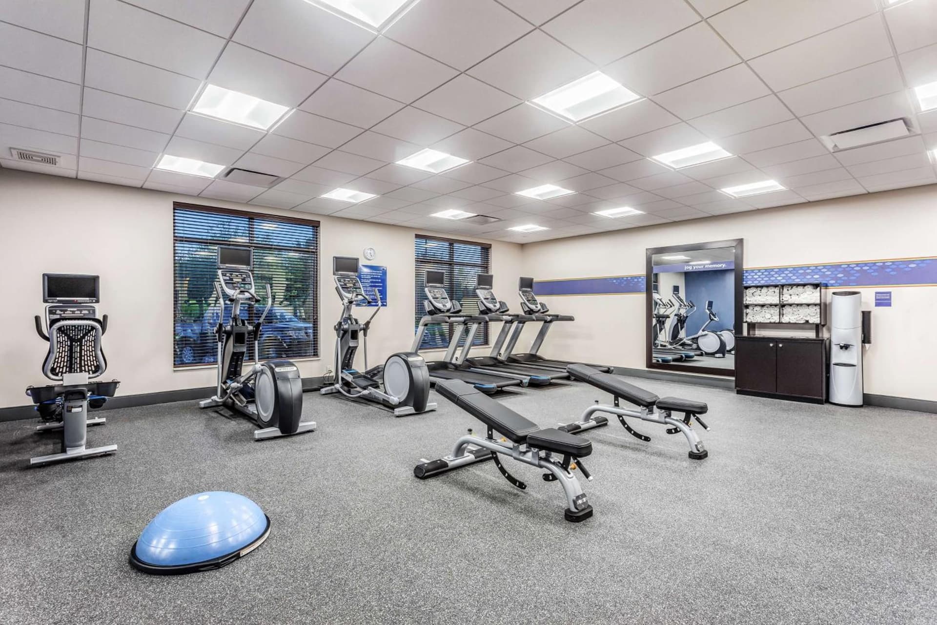Hampton Inn & Suites Kittery-Portsmouth gallery photo in Kittery — image 14