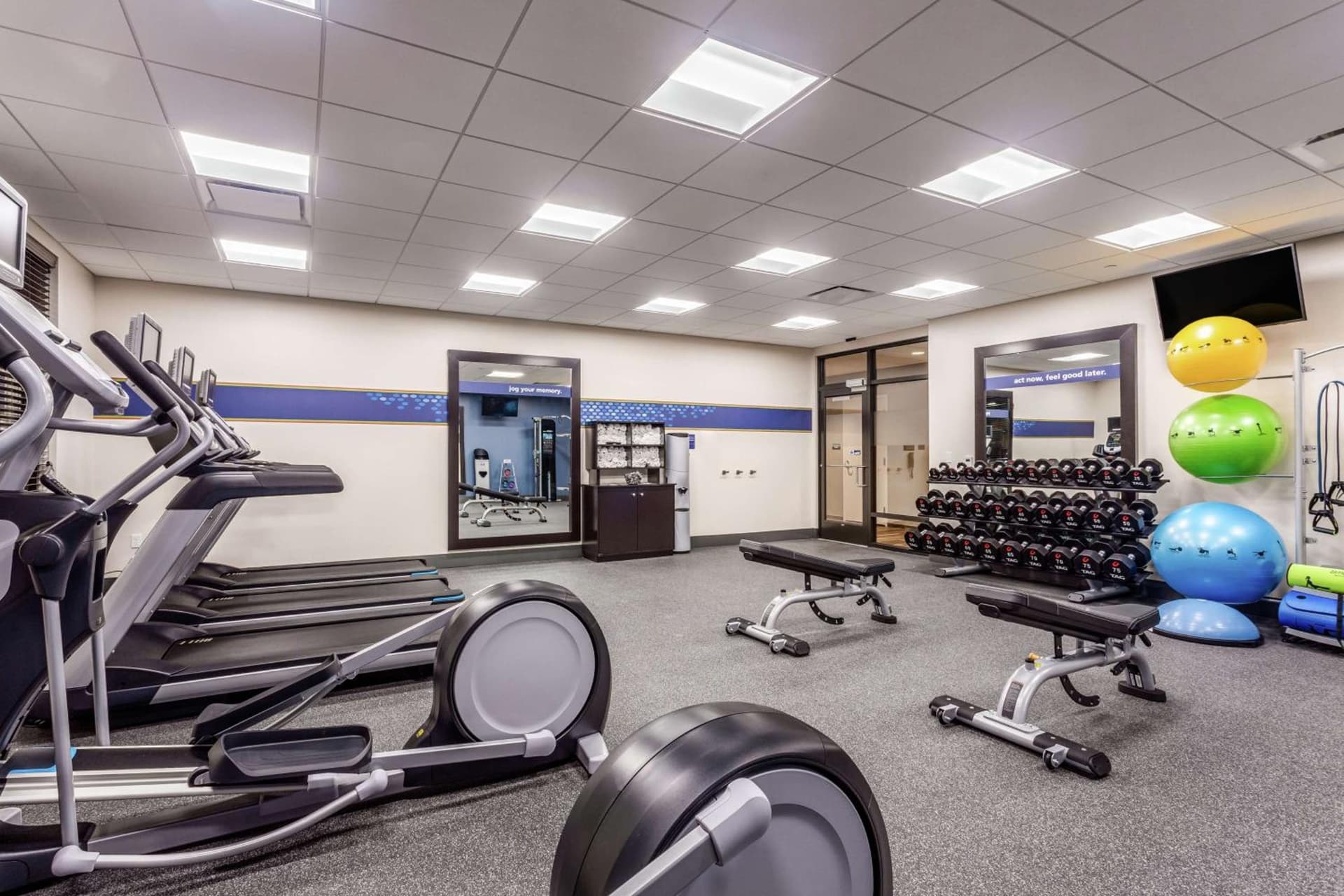 Hampton Inn & Suites Kittery-Portsmouth gallery photo in Kittery — image 7