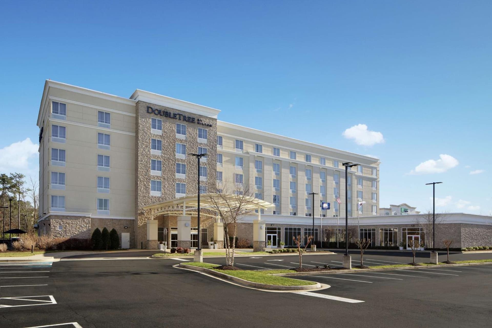 DoubleTree Richmond Airport interior in Sandston, VA — gallery photo 2