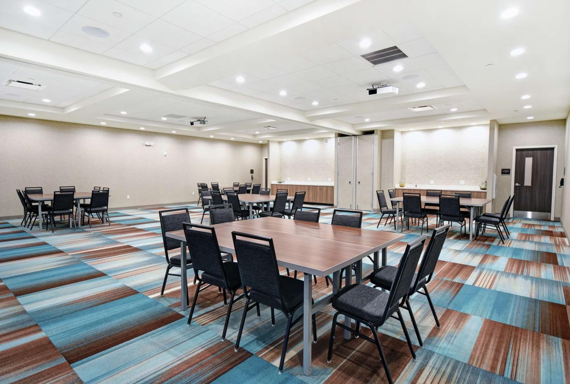 Home2 Suites By Hilton Beloit gallery photo in Beloit, WI — image 19