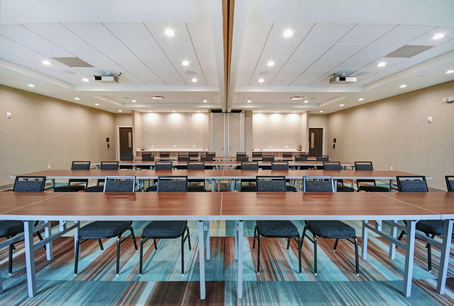 Home2 Suites By Hilton Beloit gallery photo in Beloit, WI — image 32
