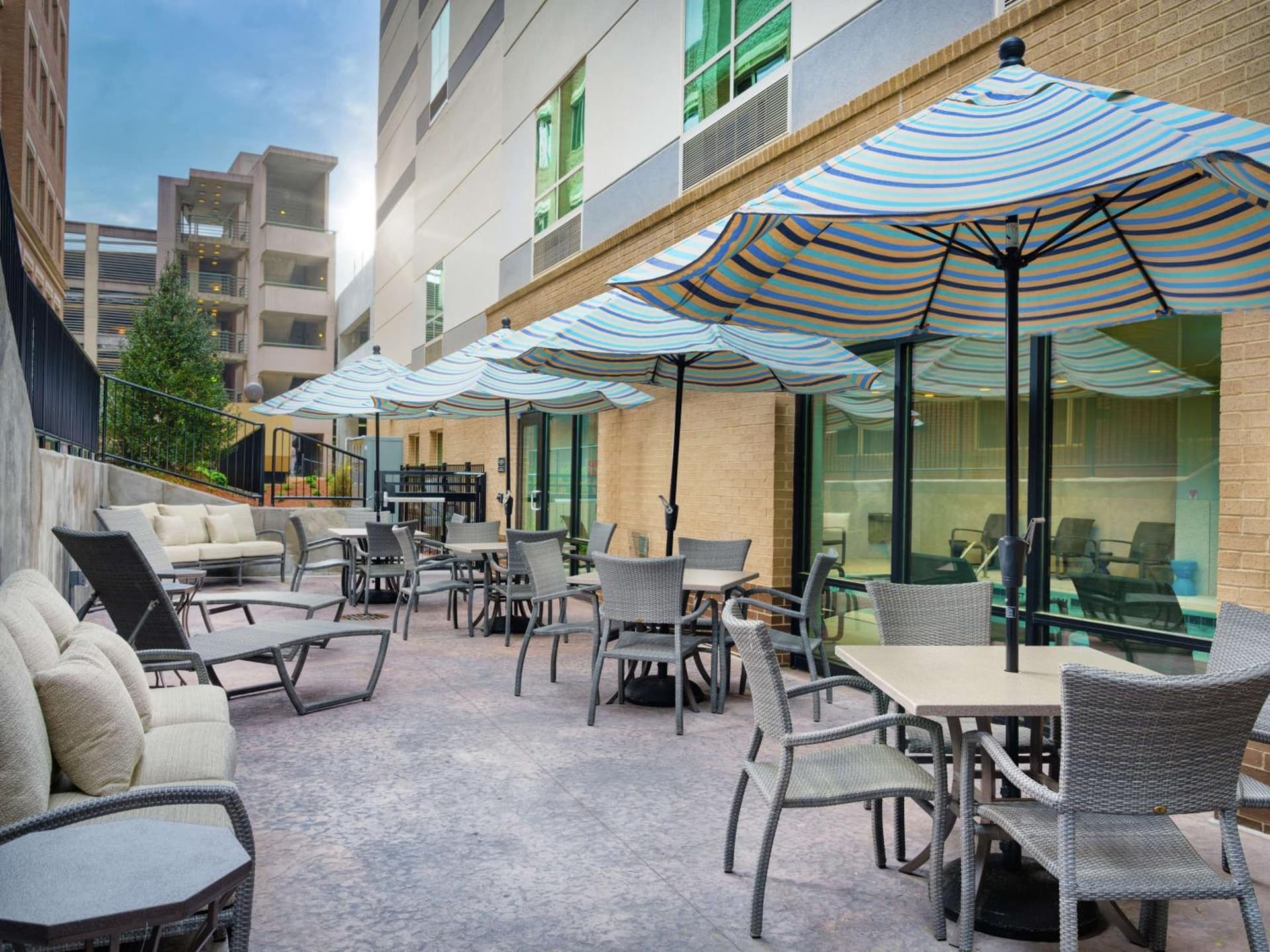 Hampton Inn & Suites Atlanta Decatur/Emory property views in Decatur, GA — gallery photo 3