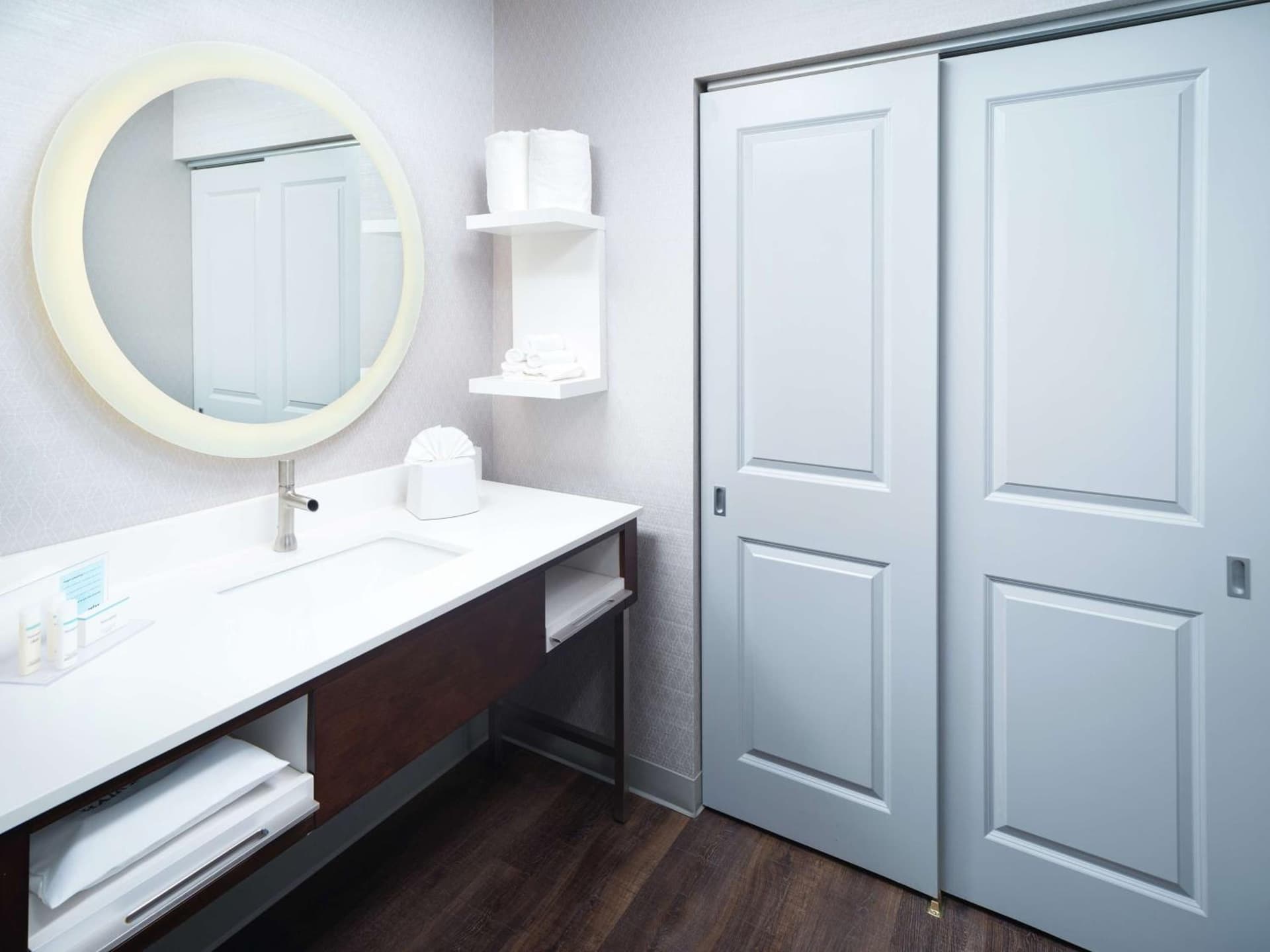 Hampton Inn & Suites Atlanta Decatur/Emory gallery photo in Decatur, GA — image 12