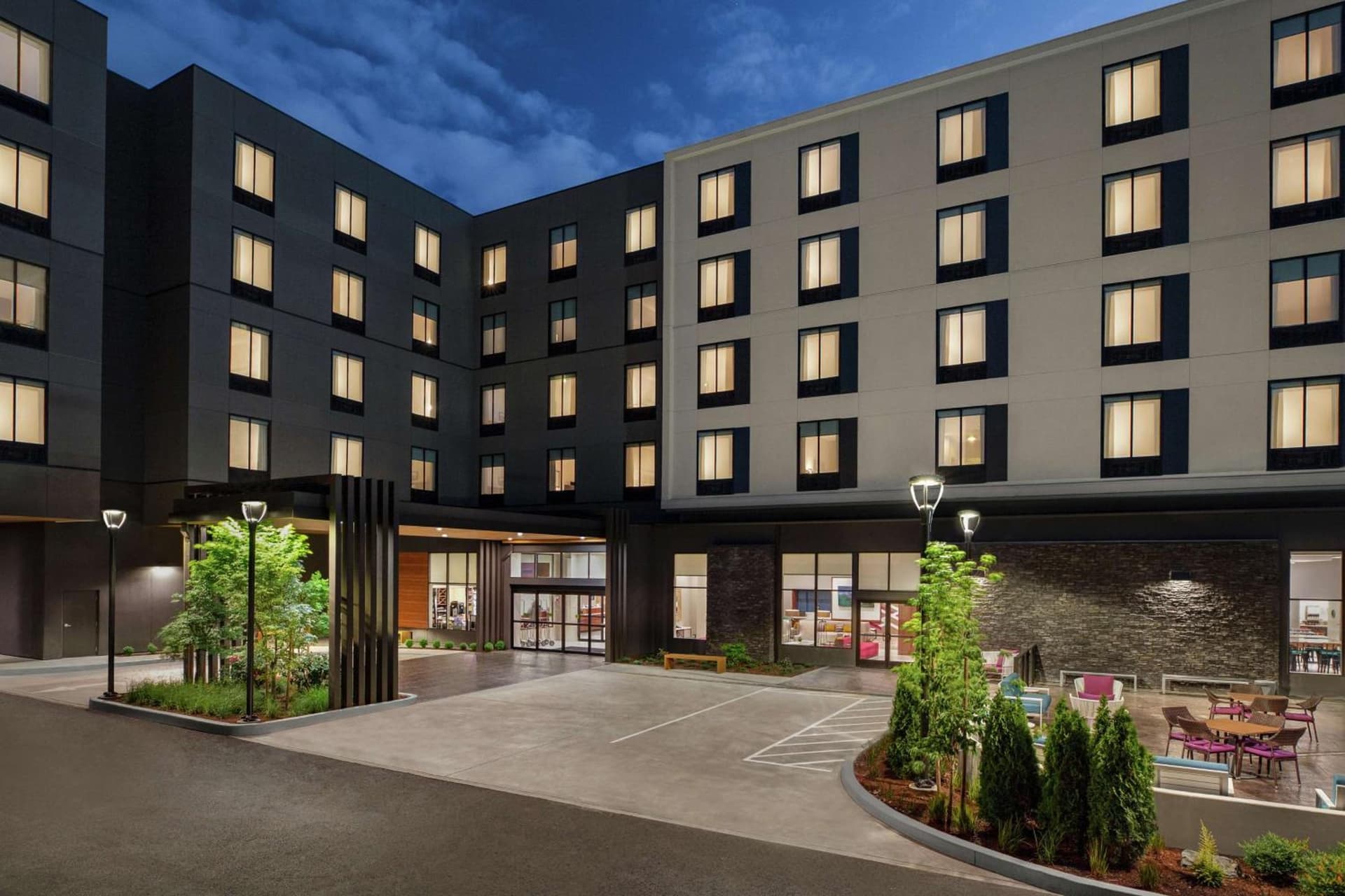 Hilton Garden Inn Seattle Airport property views in SeaTac, WA — gallery photo 3