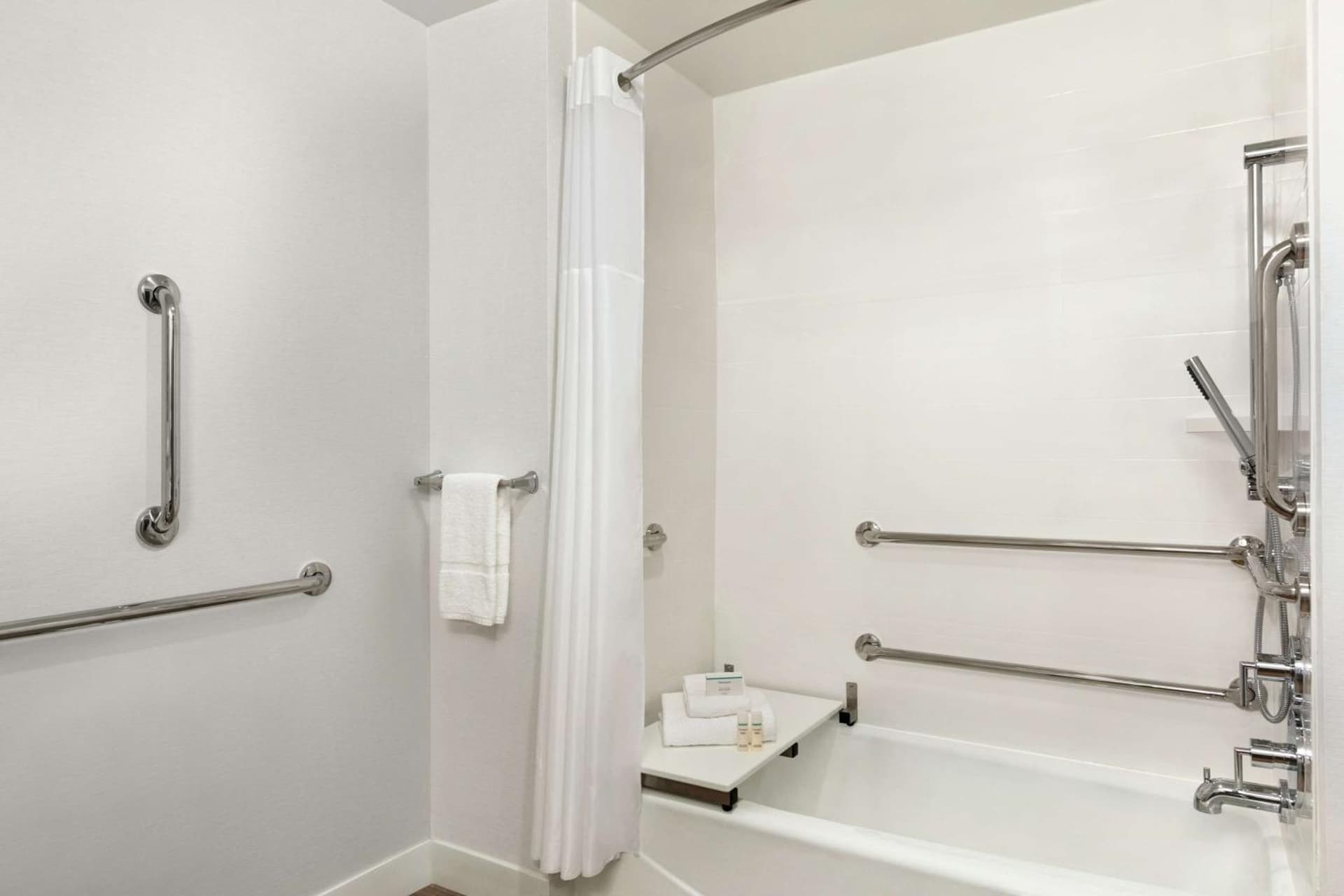 Hampton Inn And Suites By Hilton Johns Creek gallery photo in Johns Creek, GA — image 21