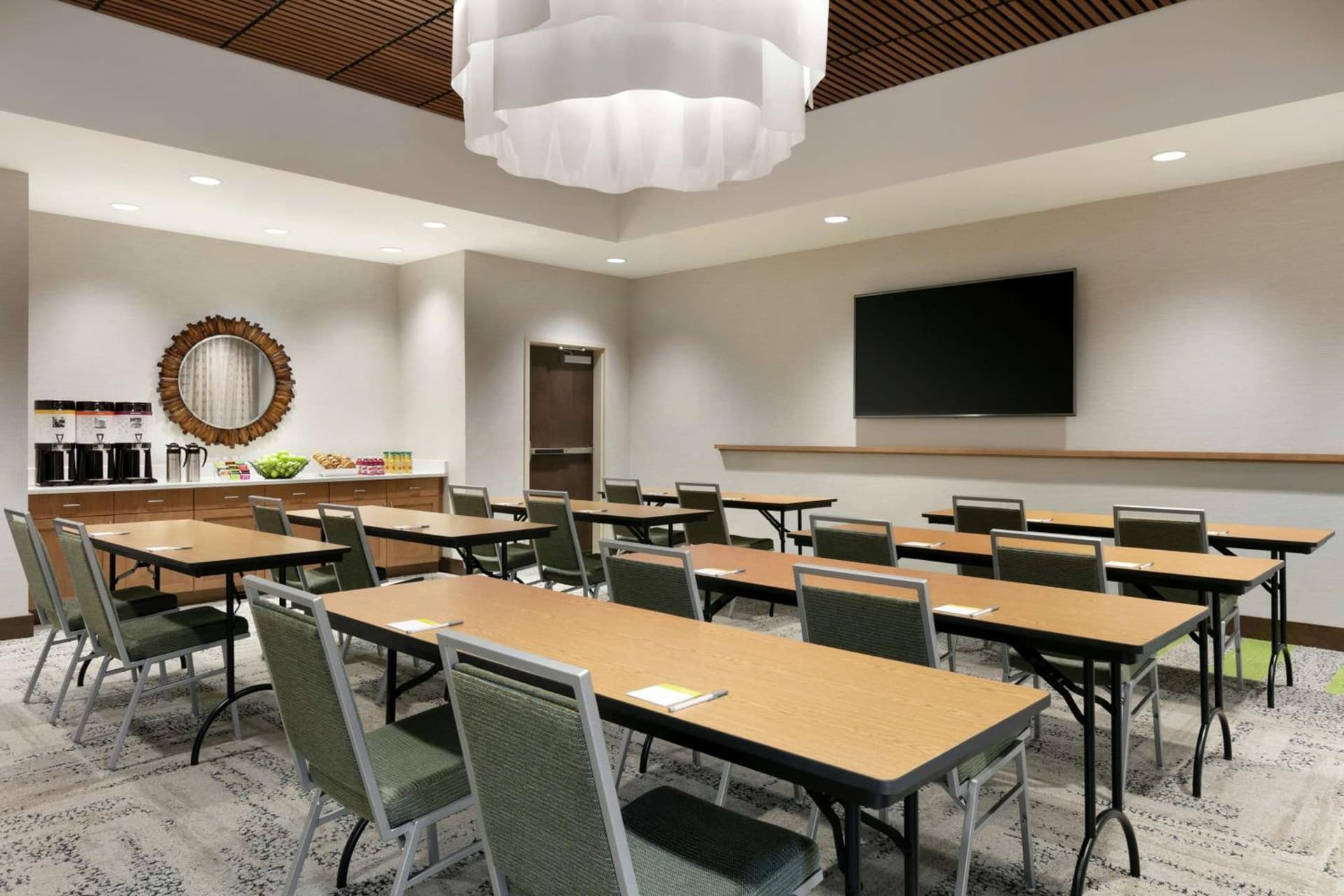 Hampton Inn And Suites By Hilton Johns Creek property views in Johns Creek, GA — gallery photo 3