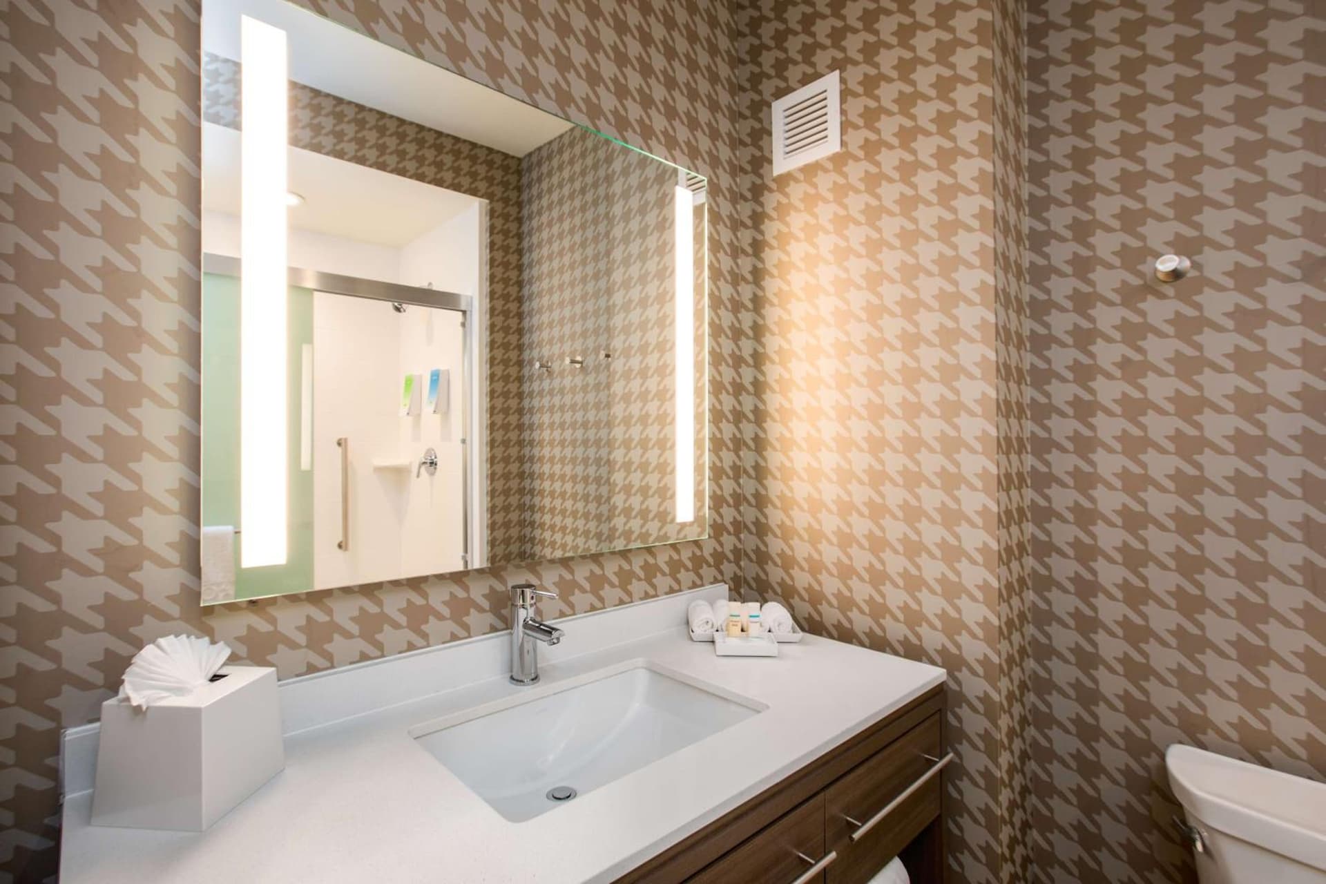 Home2 Suites By Hilton Carlsbad, Ca gallery photo in Carlsbad, CA — image 23