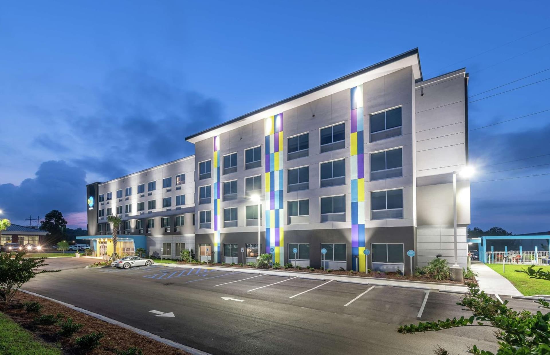 Tru By Hilton Orangeburg interior in Orangeburg, SC — gallery photo 2