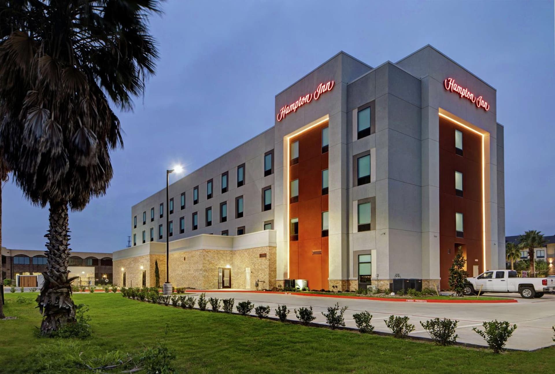Hampton Inn Weslaco gallery photo in Weslaco, TX — image 7