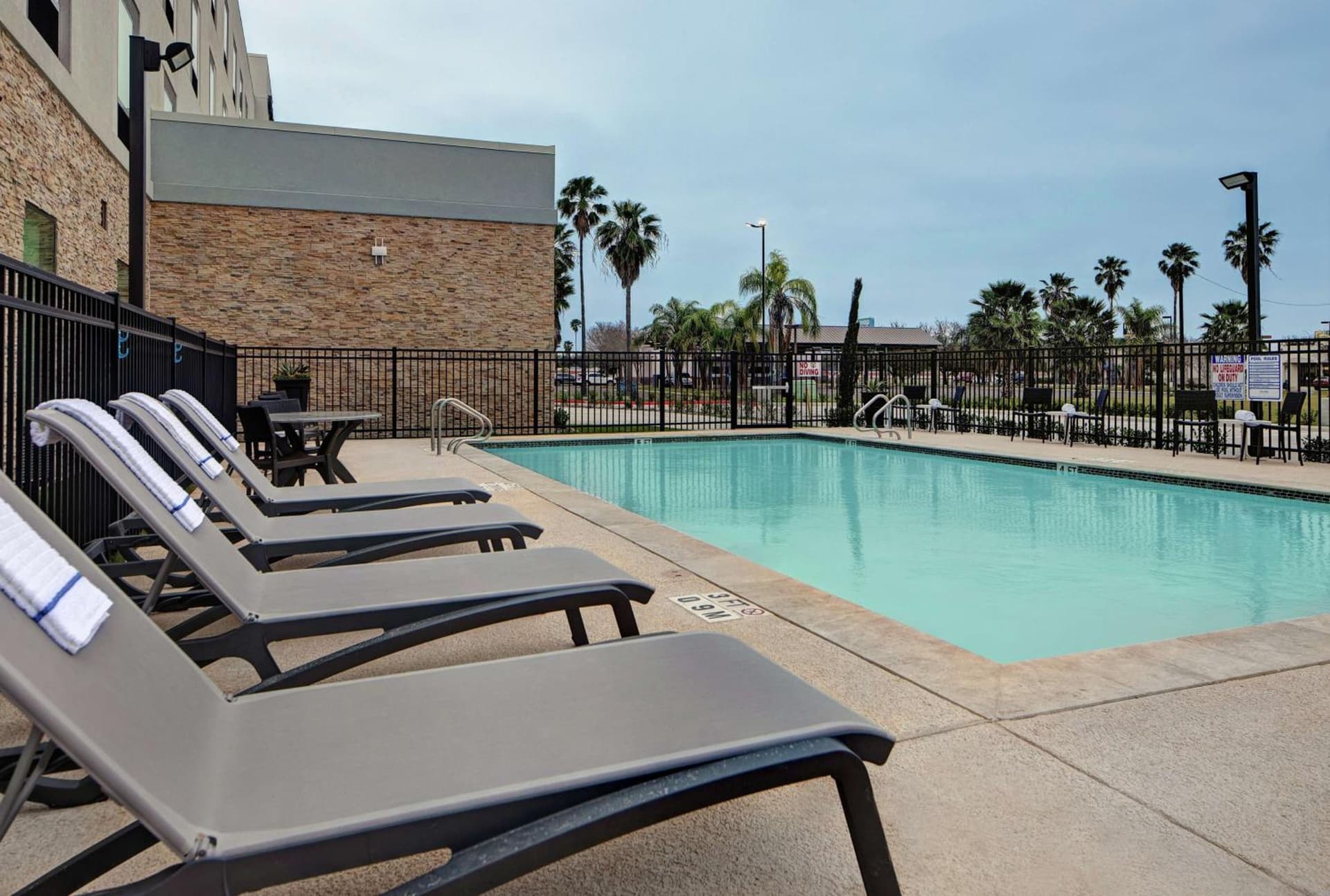 Hampton Inn Weslaco gallery photo in Weslaco, TX — image 11