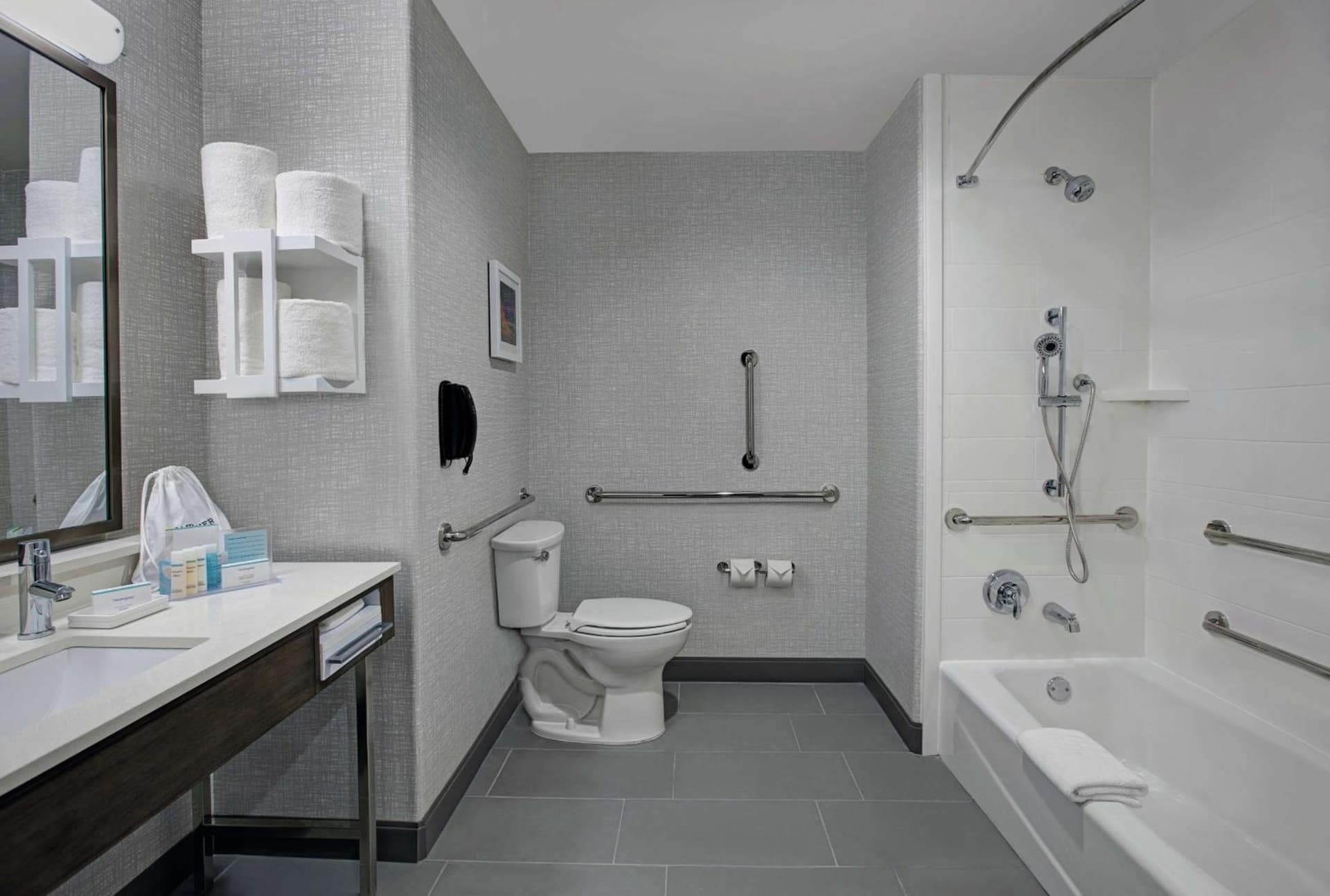 Hampton Inn Weslaco gallery photo in Weslaco, TX — image 4