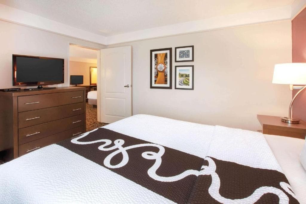 La Quinta by Wyndham Cincinnati Airport Florence gallery photo in Florence, KY — image 14