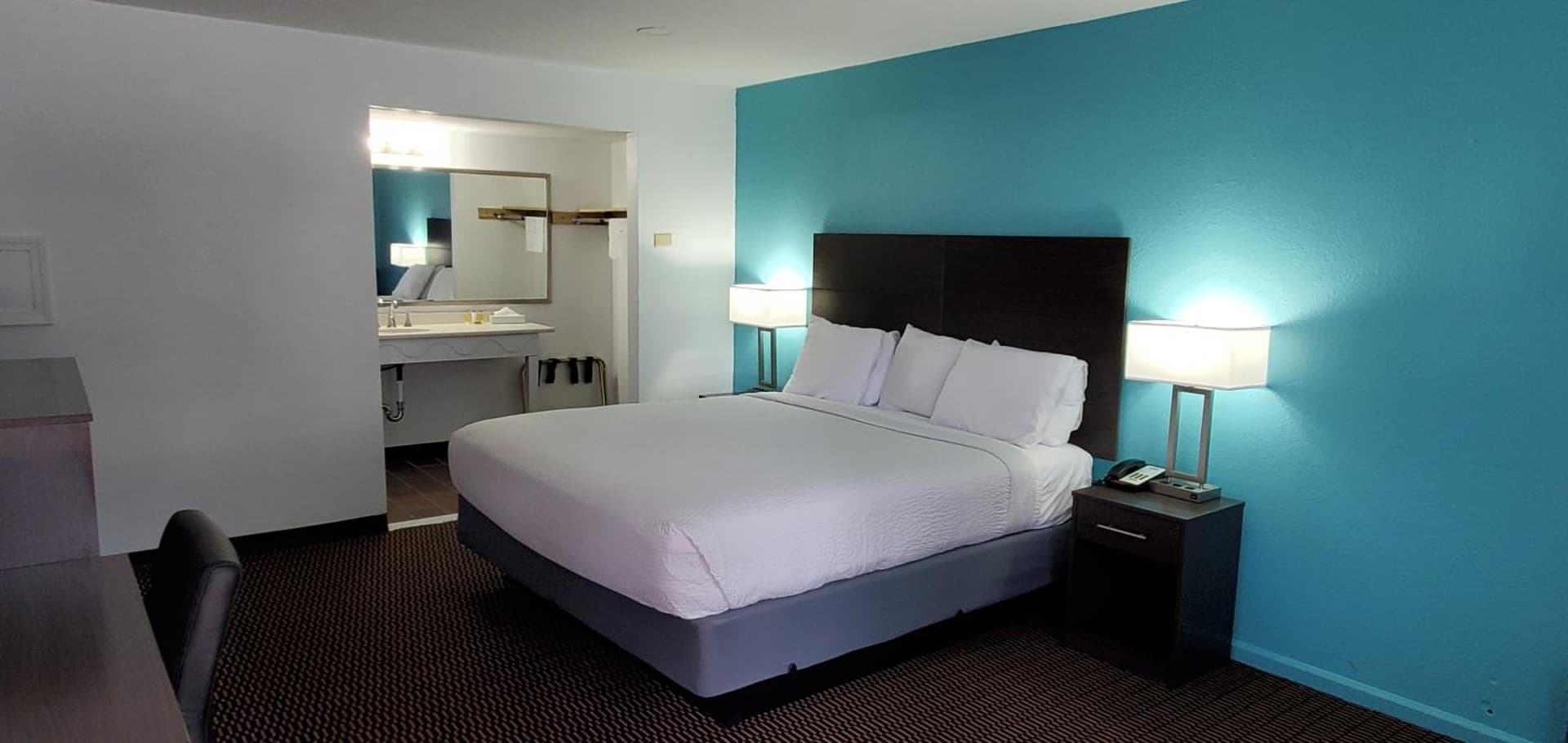 Travelodge by Wyndham Livonia Canton Novi Detroit Area gallery photo in Livonia, MI — image 9