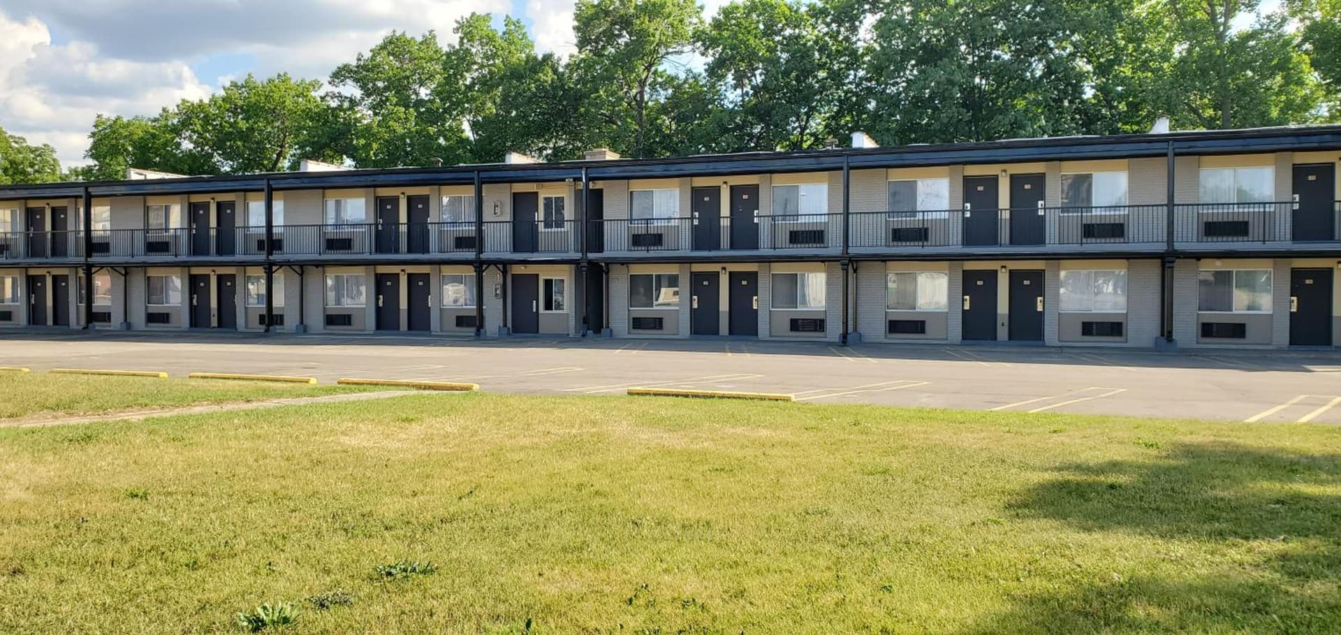 Travelodge by Wyndham Livonia Canton Novi Detroit Area gallery photo in Livonia, MI — image 24
