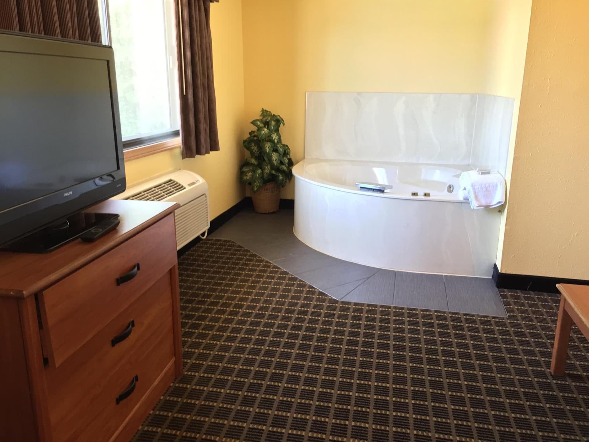Quality Inn & Suites Harrington - Milford interior in Harrington, DE — gallery photo 2