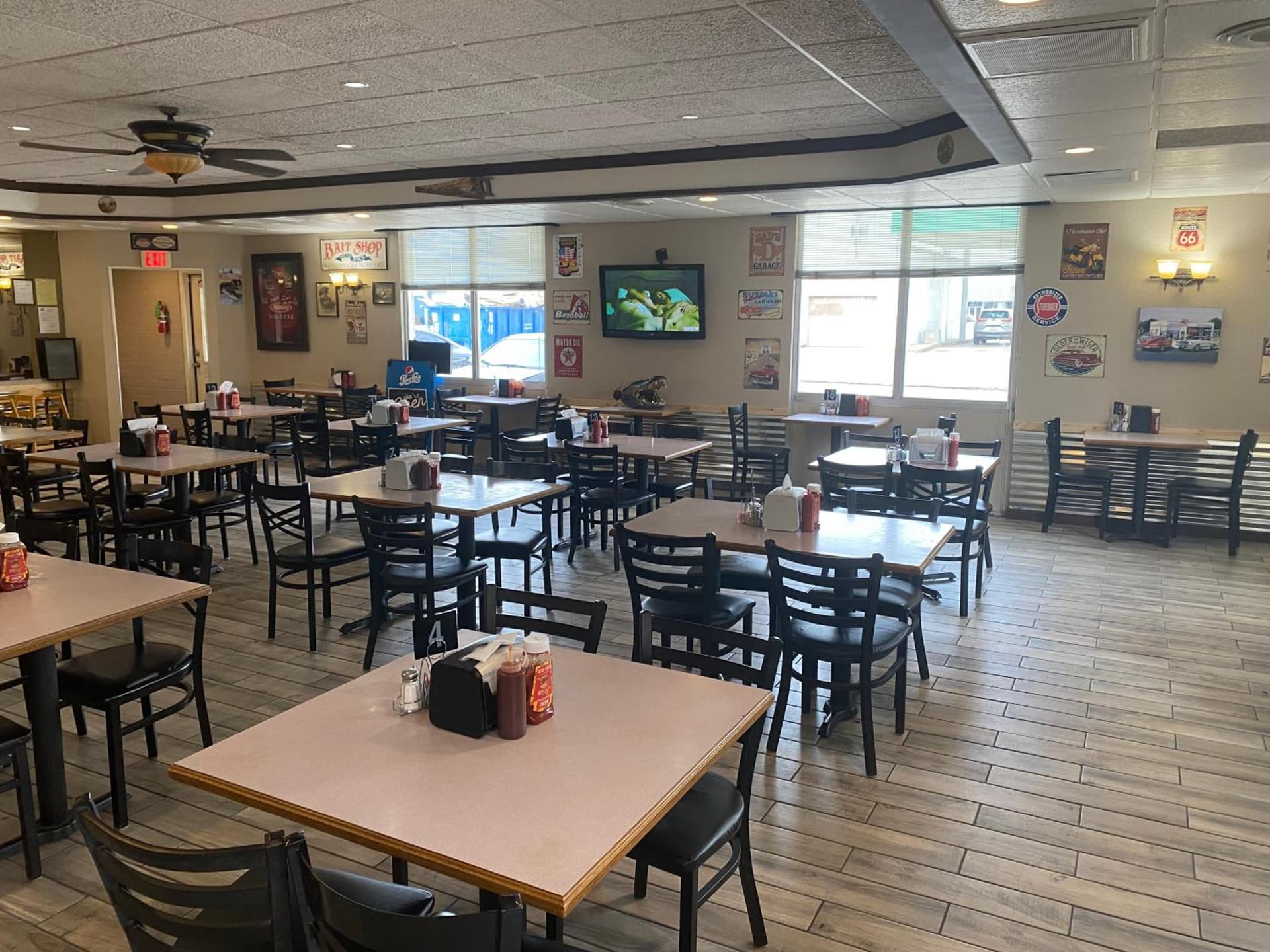 Ramada by Wyndham Enid interior in Enid, OK — gallery photo 2