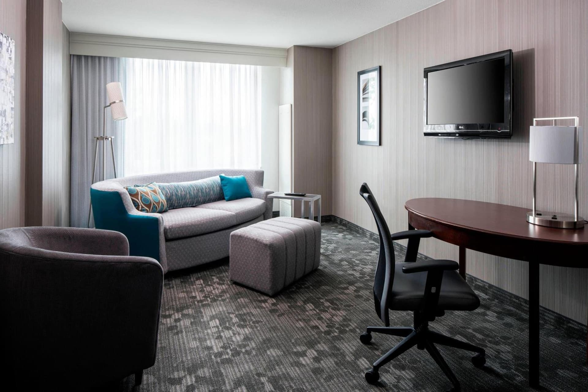 Courtyard by Marriott Seattle Federal Way interior in Federal Way, WA — gallery photo 2